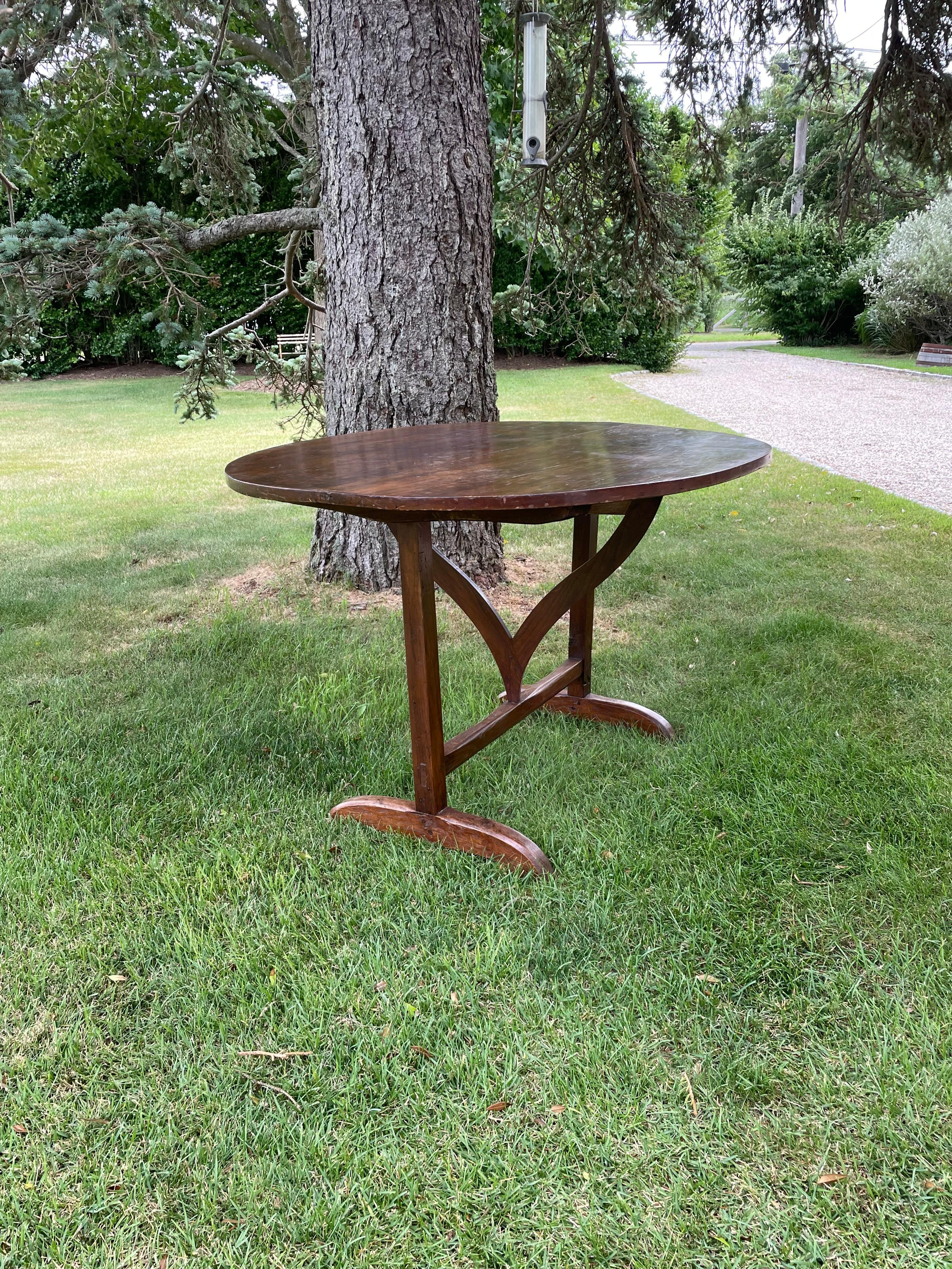 Français Grande table Vendange française ancienne ovale à plateau basculant en vente