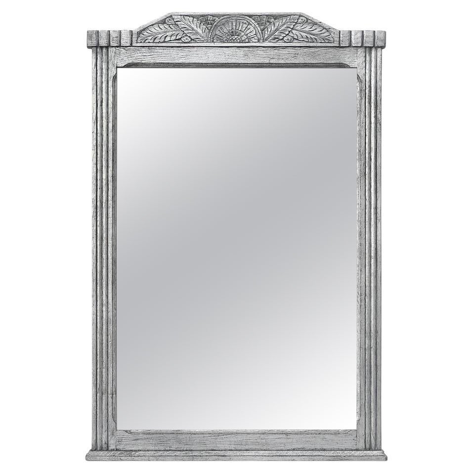 Grande Antique Mirror francese da soffitto, legno di quercia intagliato argentato, circa 1940 in vendita