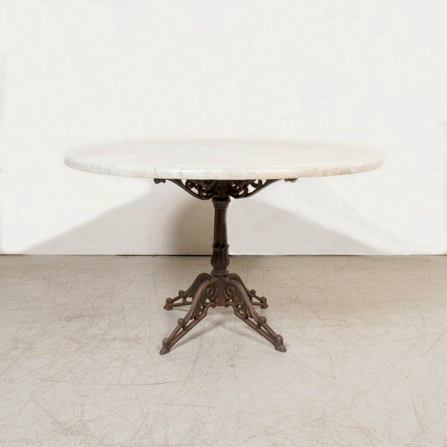 Gran Mesa Bistro Parisina Antique French con Base de Hierro y Tapa de Mármol en Bueno estado para la venta en Birmingham, AL