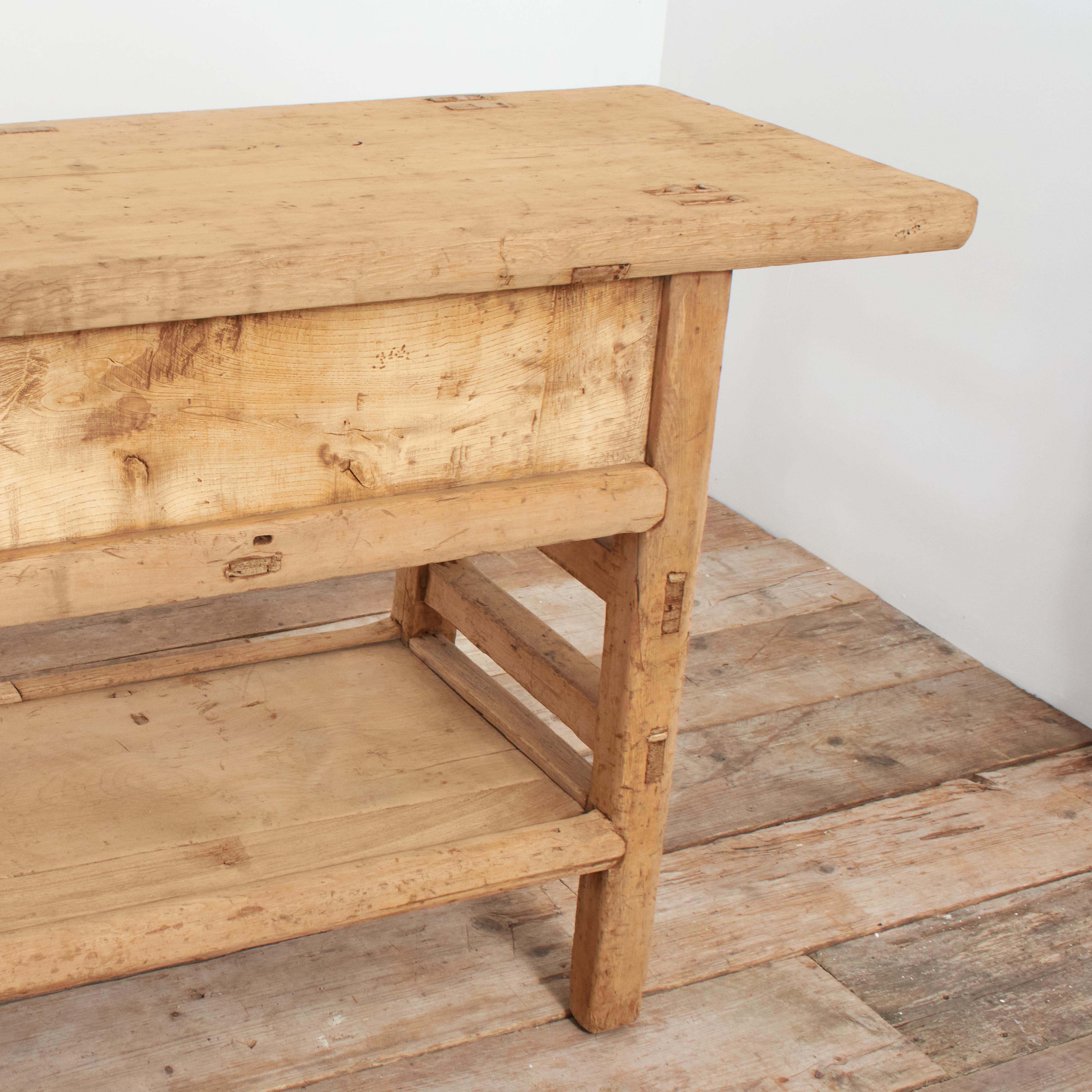 Grande commode console en pin français antique pour cuisine rustique en vente 2