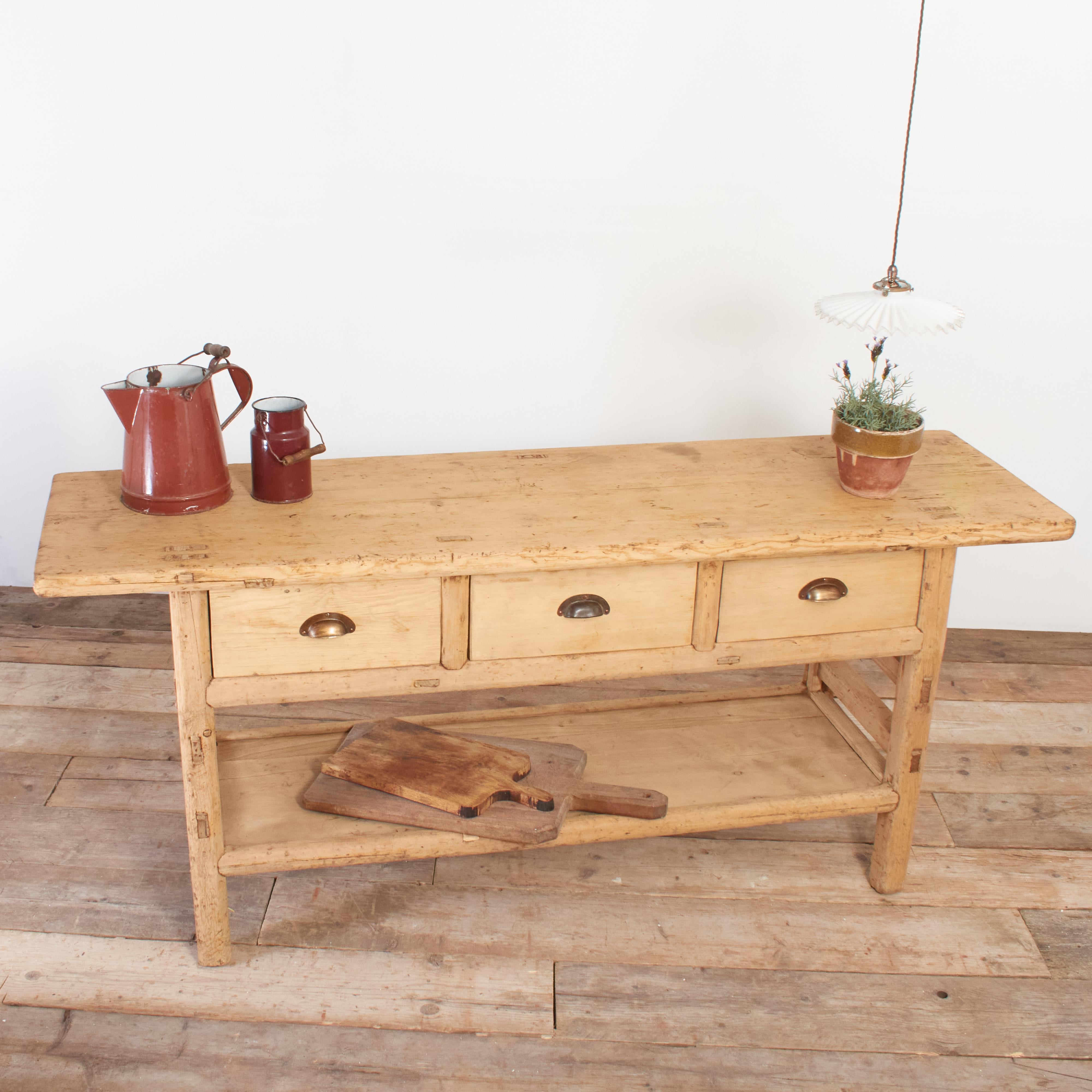 Grande commode console en pin français antique pour cuisine rustique en vente 1