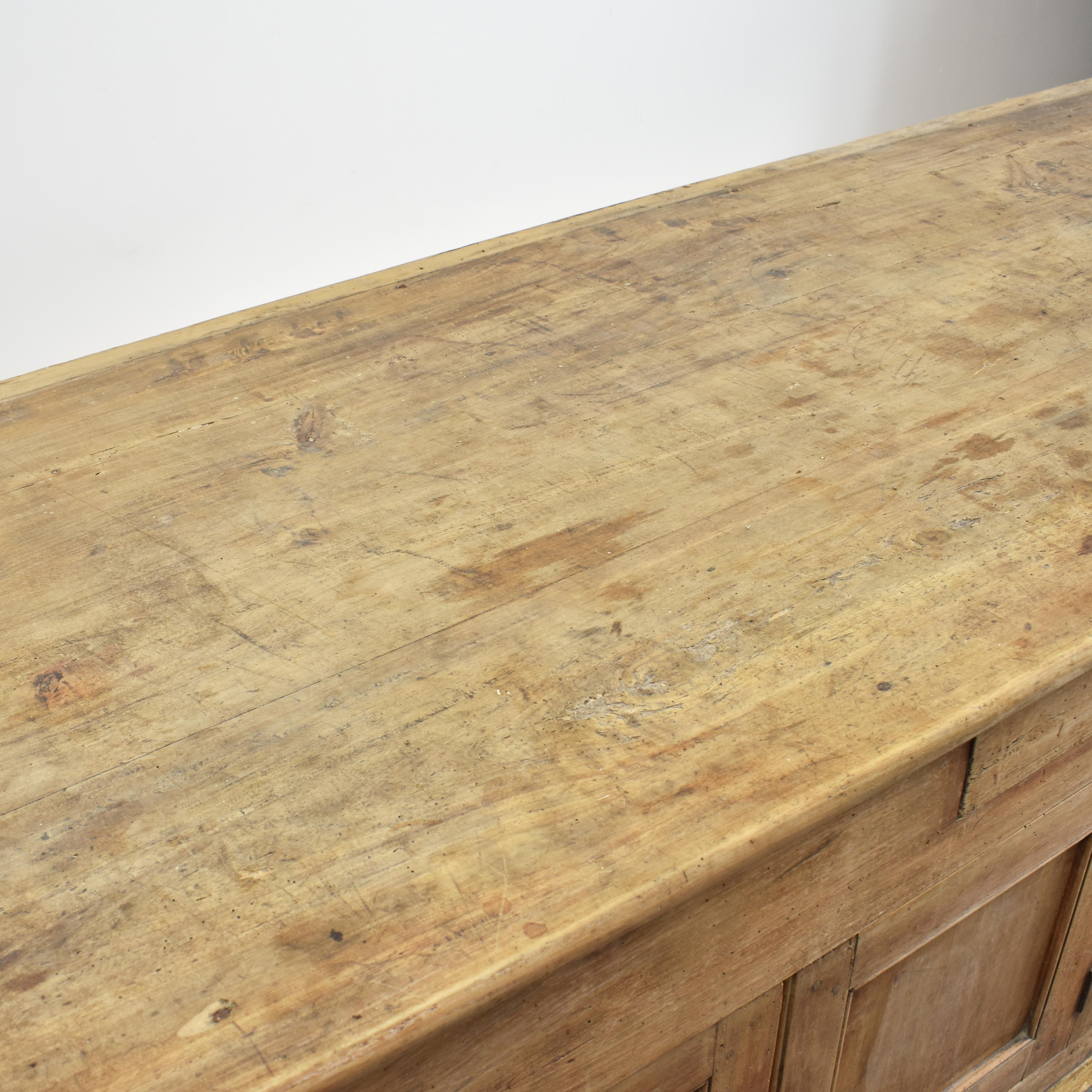 Grande Antique French Pine Rustic Farmhouse Kitchen Dresser Cupboard Island en venta 5