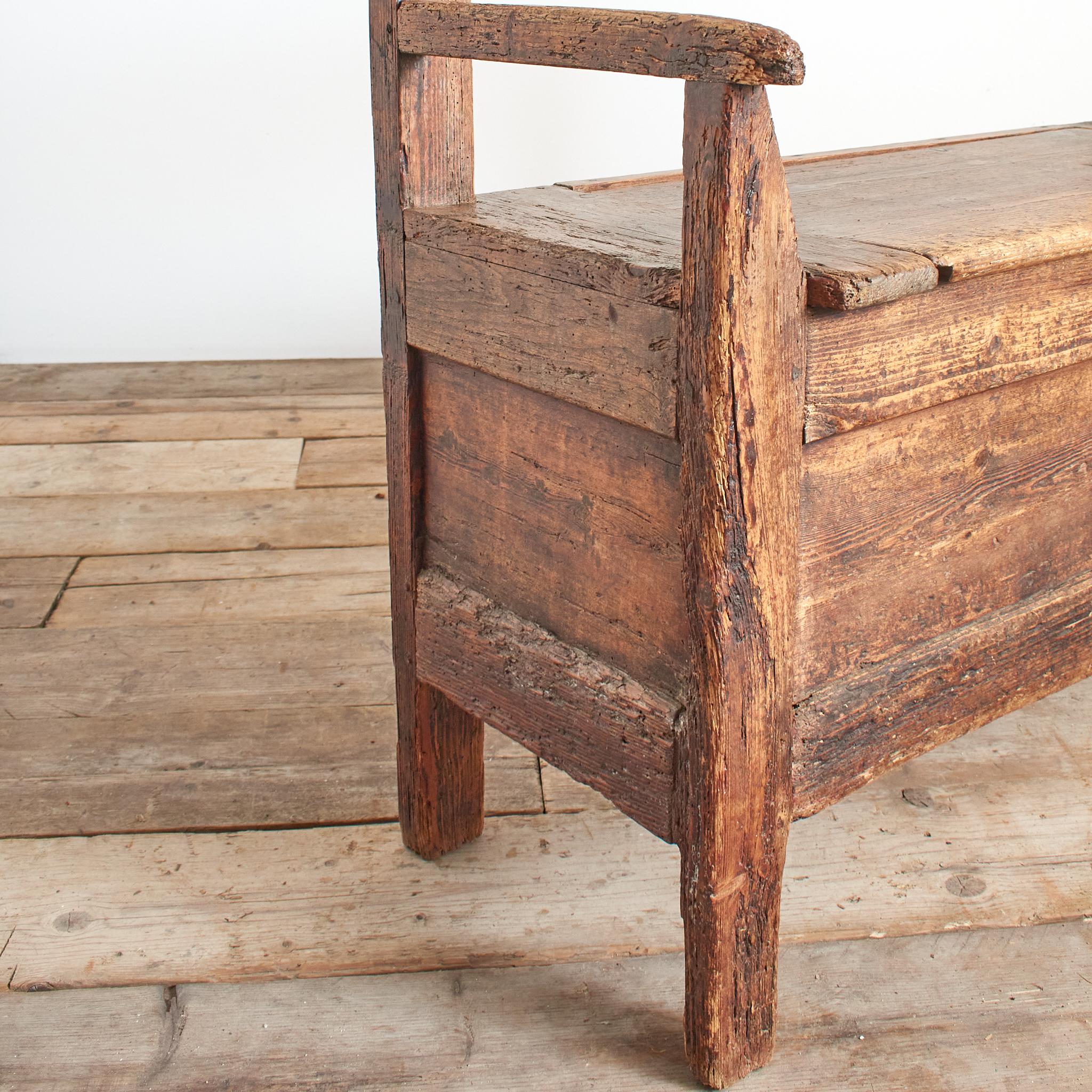 Français Grand banc ancien en pin français rustique Farmhouse Kitchen Hallway Settle Bench en vente