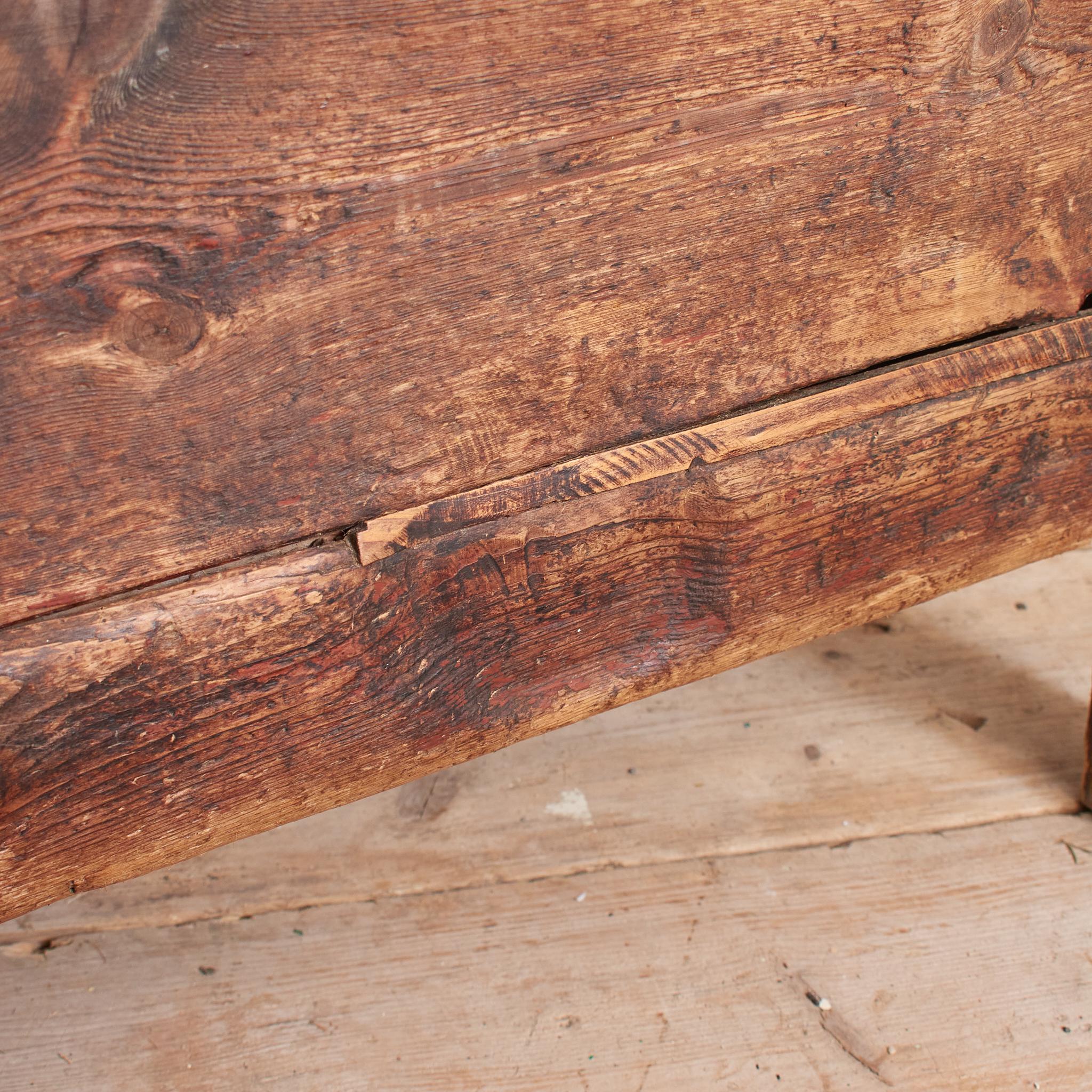 Grand banc ancien en pin français rustique Farmhouse Kitchen Hallway Settle Bench Abîmé - En vente à Stockbridge, GB