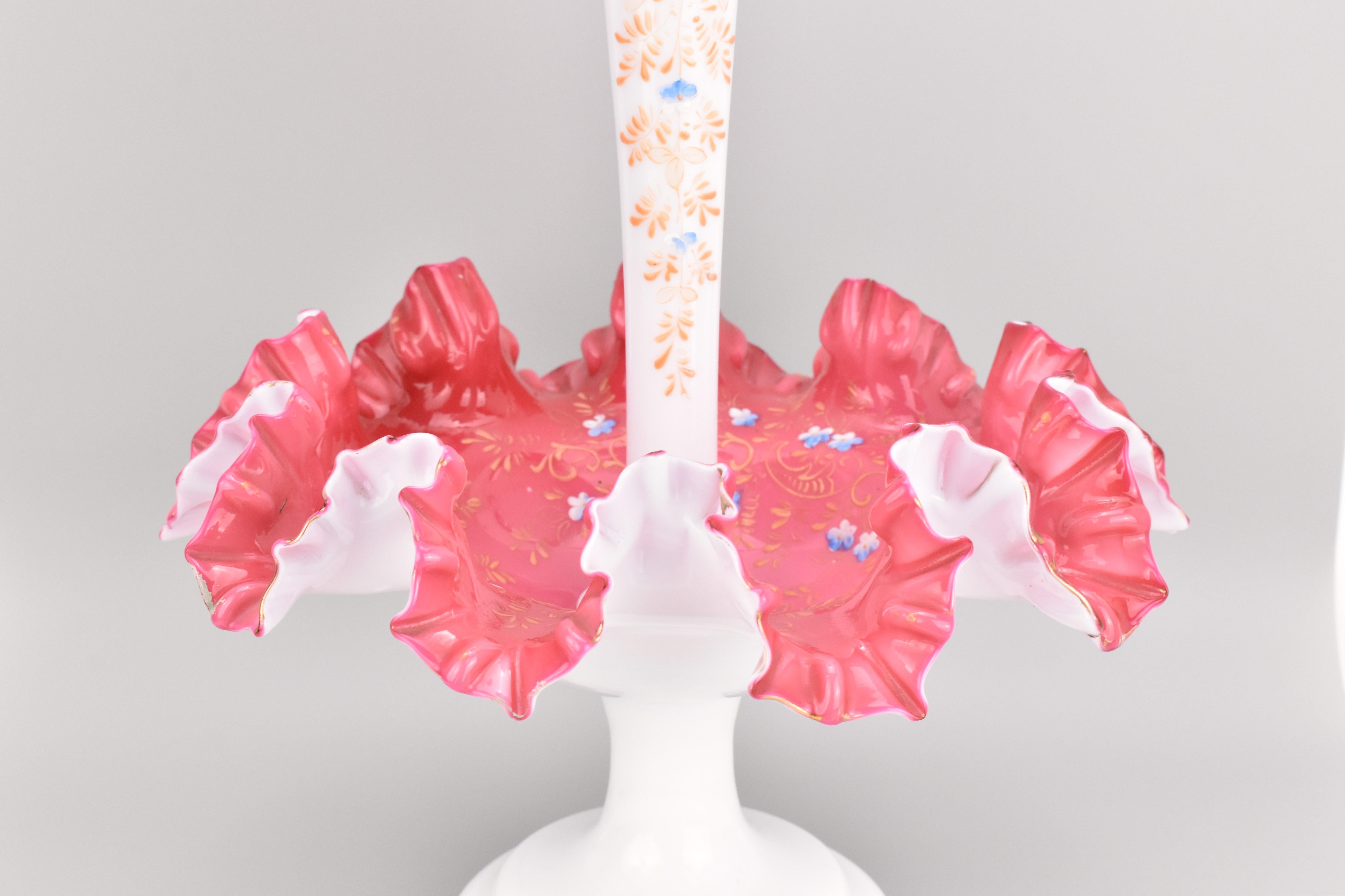 Centro de mesa grande de cristal opalino rosa Antique French Epergne en Bueno estado para la venta en Rostock, MV