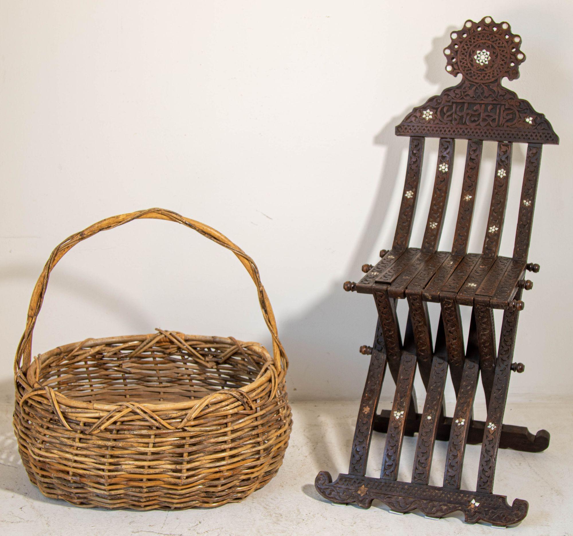 Hand-Crafted Large Antique French Provincial Grape Harvest Wicker Basket with Single Handle For Sale