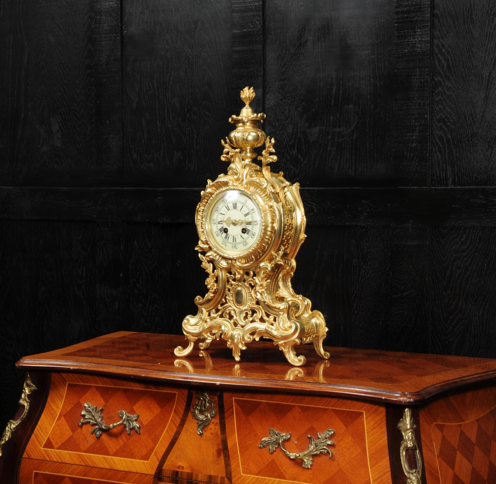 Doré Grande horloge rococo française d'antiquités par A D Mougin
