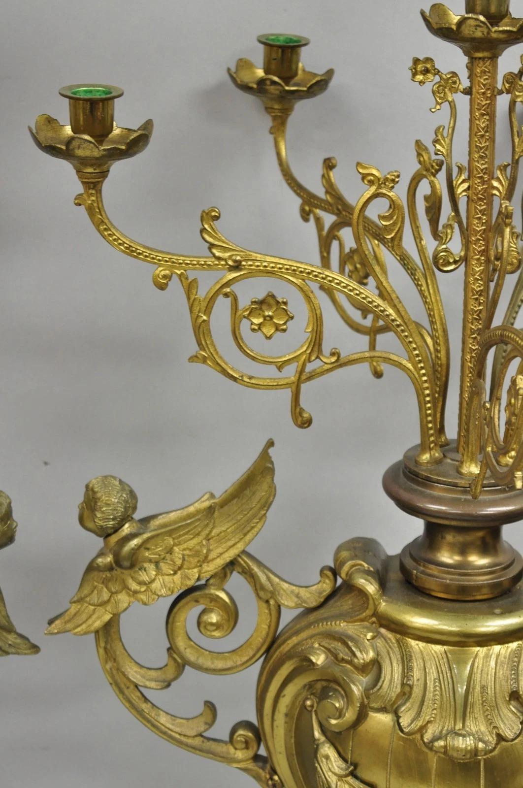 Grande Antique French Rococo Louis XV Figural Querubín Bronce Candelabro Lámparas Pareja en venta 7