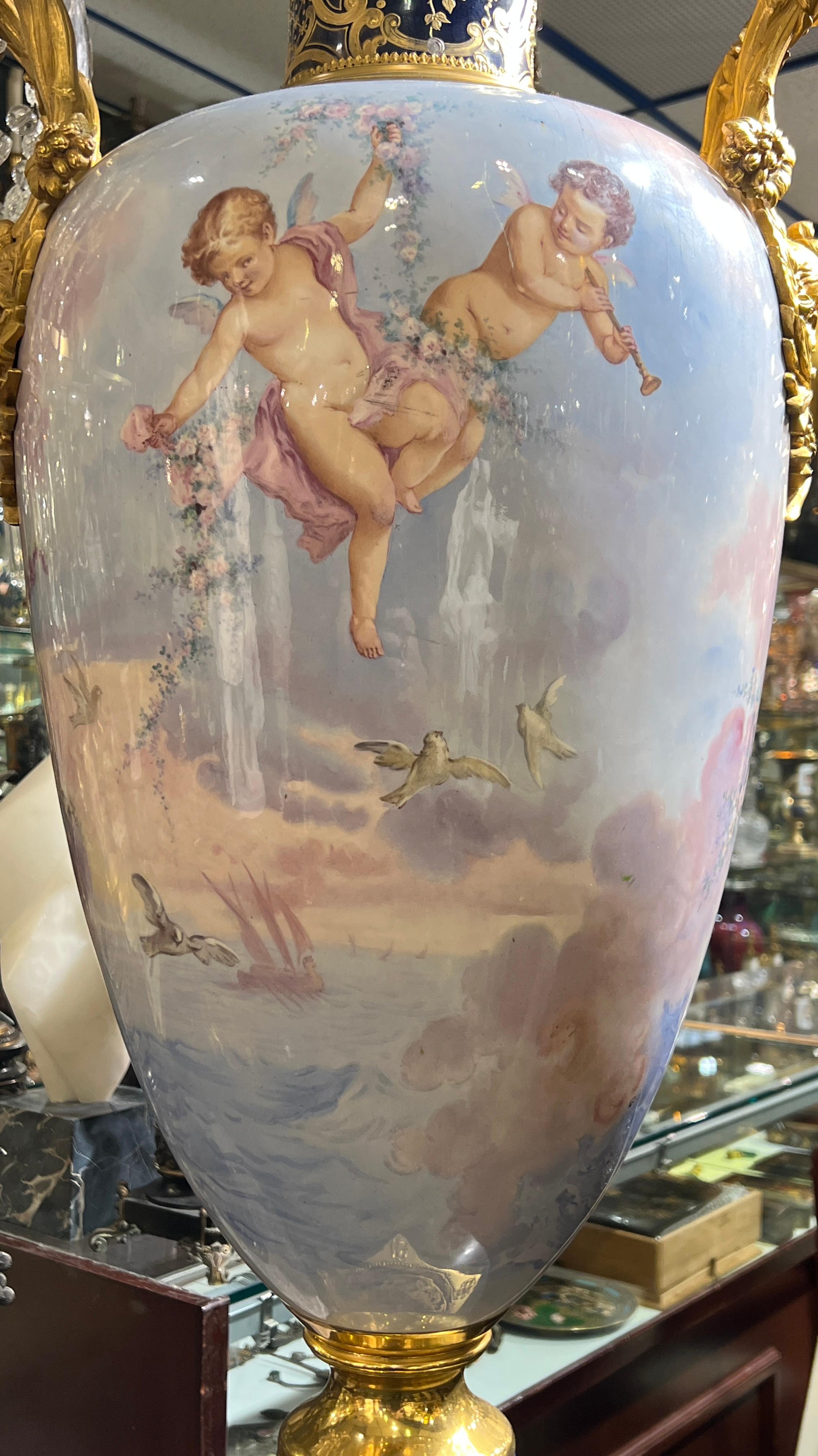 Large Antique French Sevres Style Gilt Bronze Mounted Porcelain Vase with Cover in vendita 1