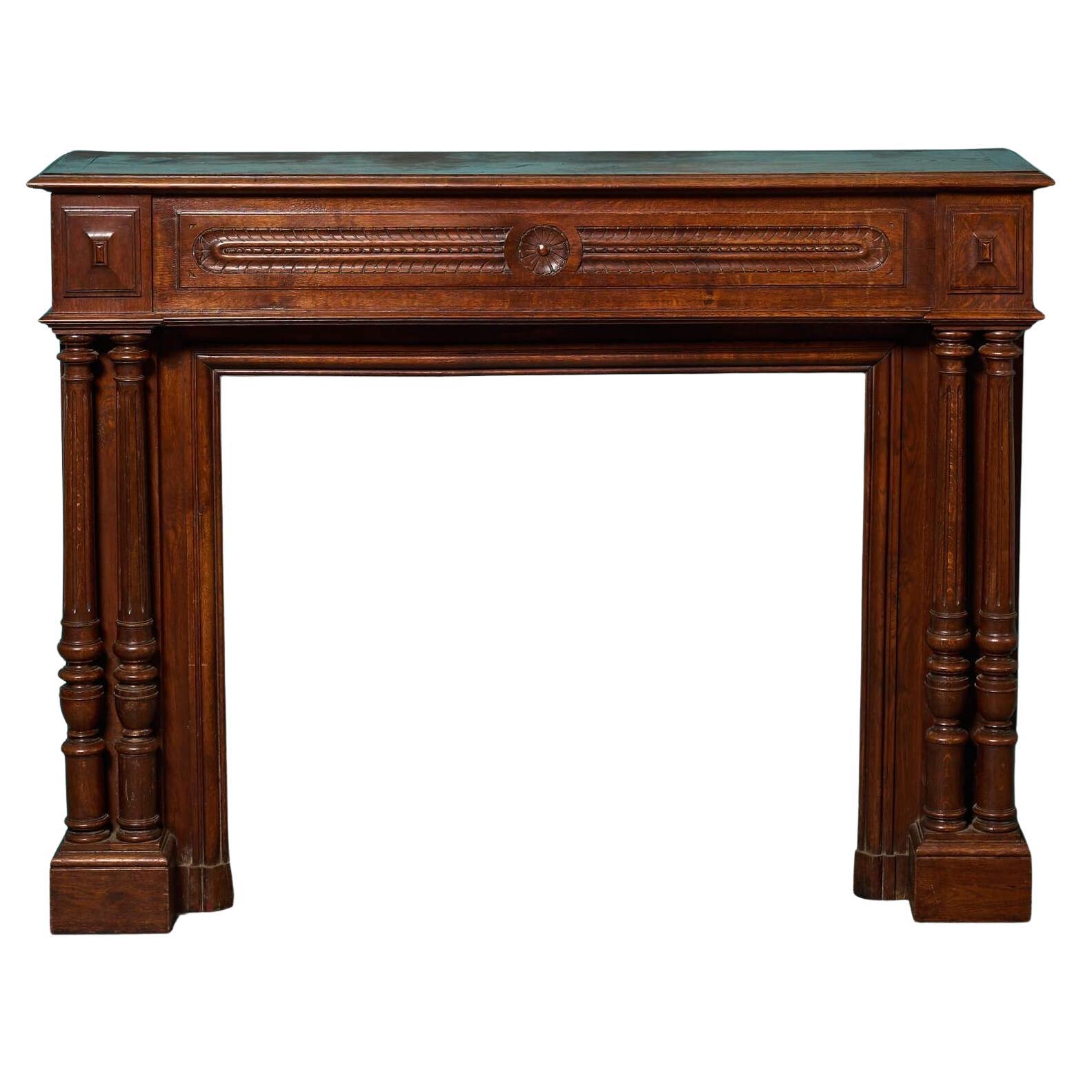 Grande caminetto antico francese in stile Louis in Oak massiccio