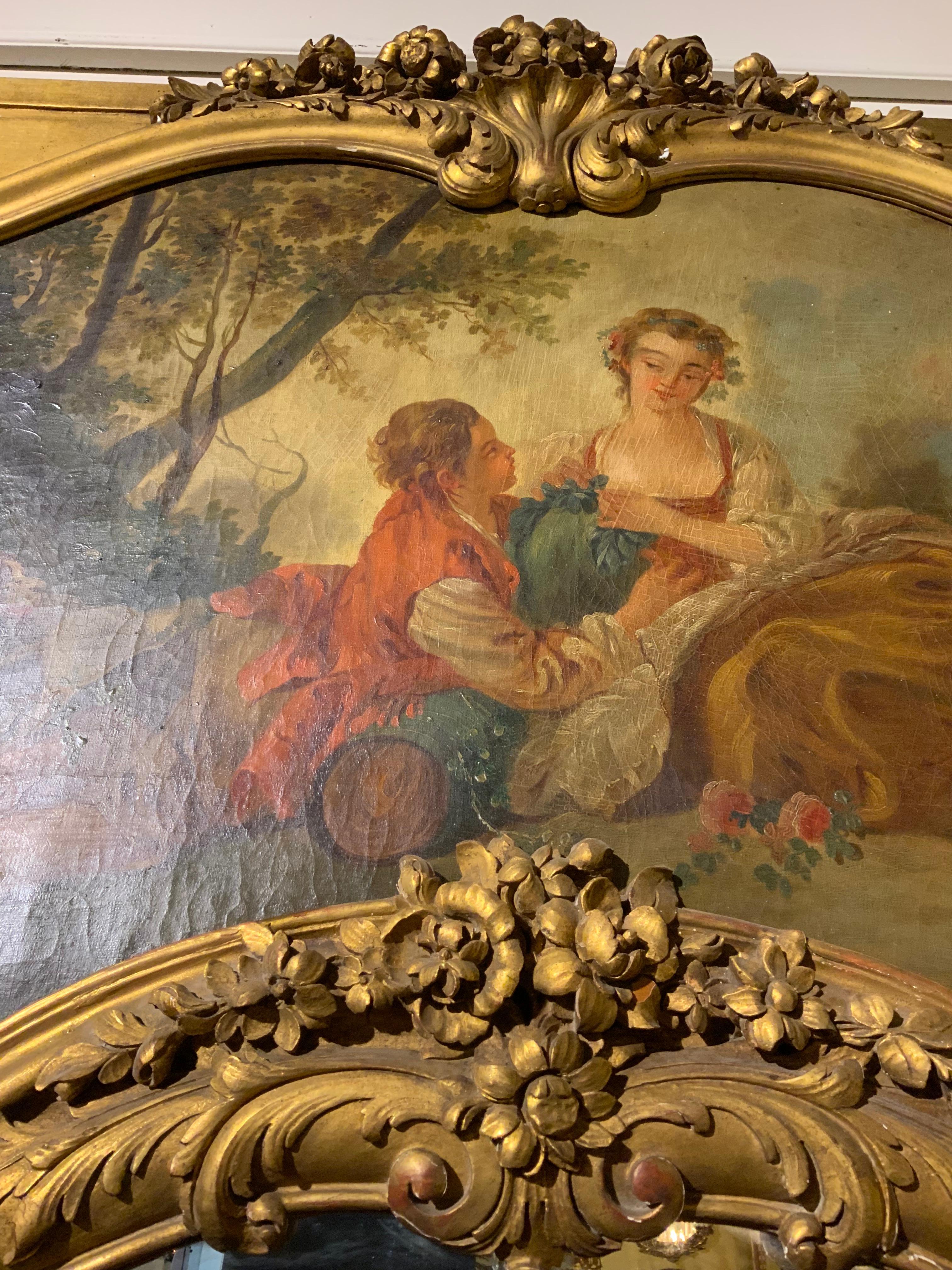 Paire d'excellents trumeaux de taille monumentale en bois doré extraordinaire 
Cadres sculptés de motifs floraux et de feuillages. Les peintures 
Ils sont magnifiquement exécutés avec des scènes de jardin classiques et romantiques avec
Un couple
