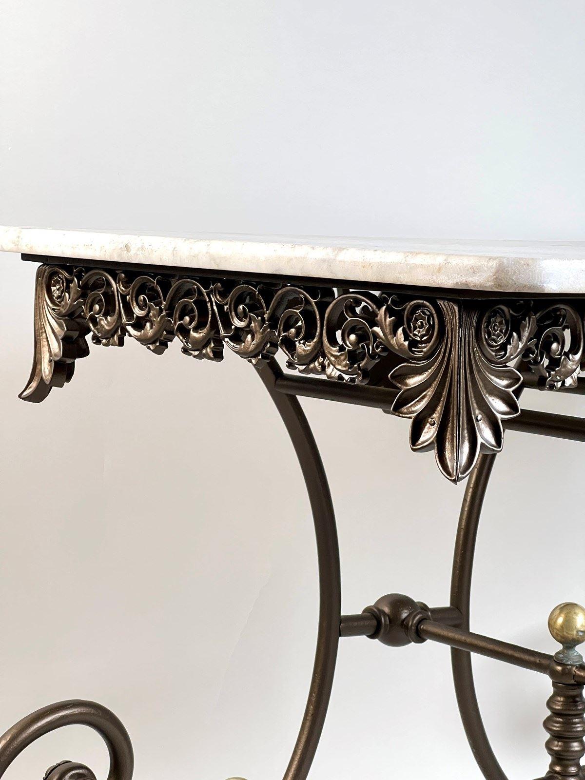 XIXe siècle Grande table patinée ou console française ancienne en fer forgé et marbre en vente