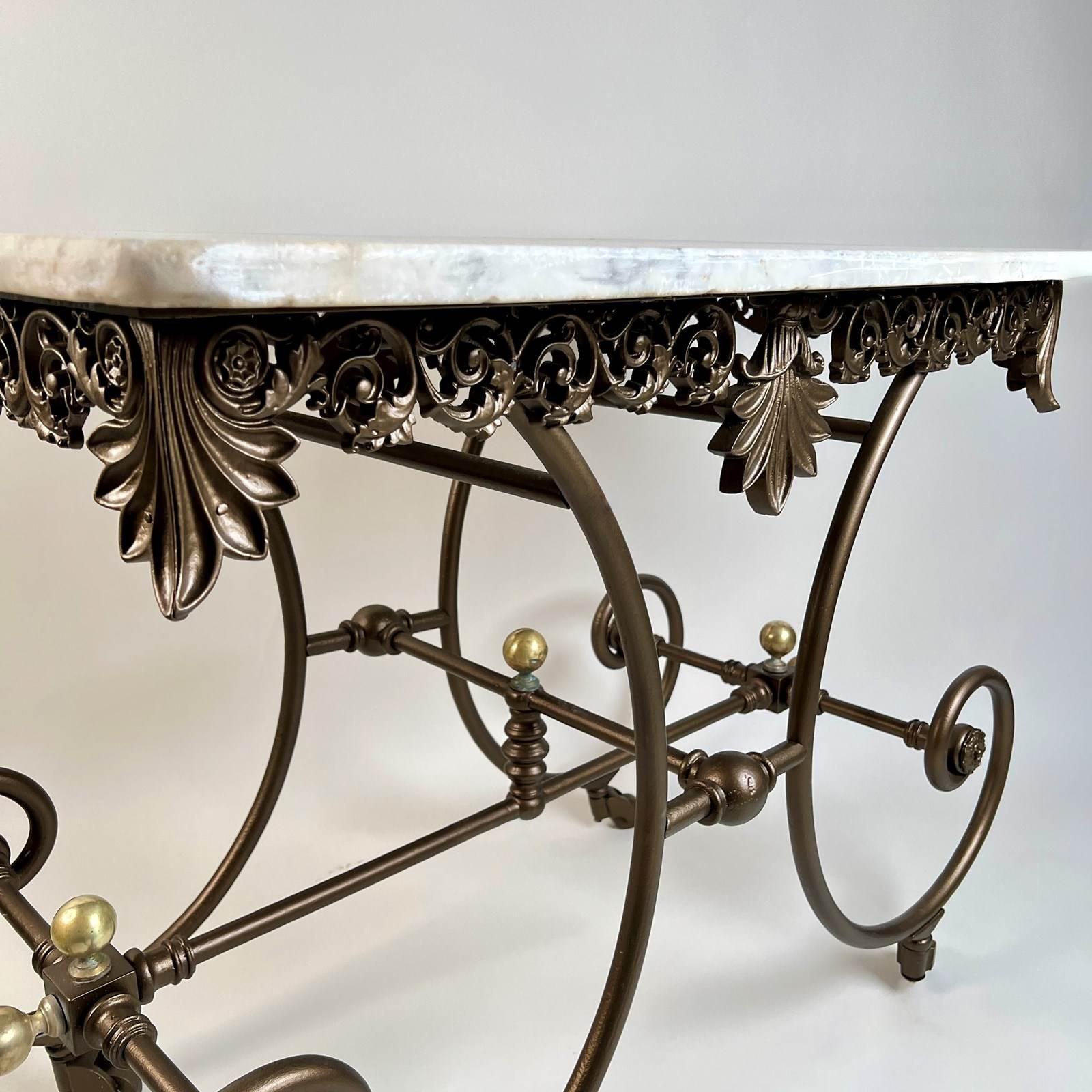Grande table patinée ou console française ancienne en fer forgé et marbre en vente 1