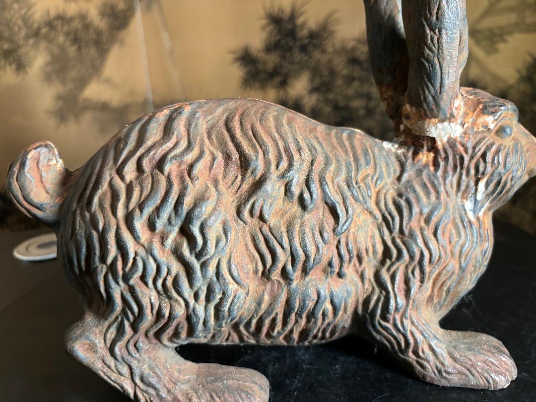 Fait main Grand lapin de jardin antique à fourrure Usagi avec détails fins en vente