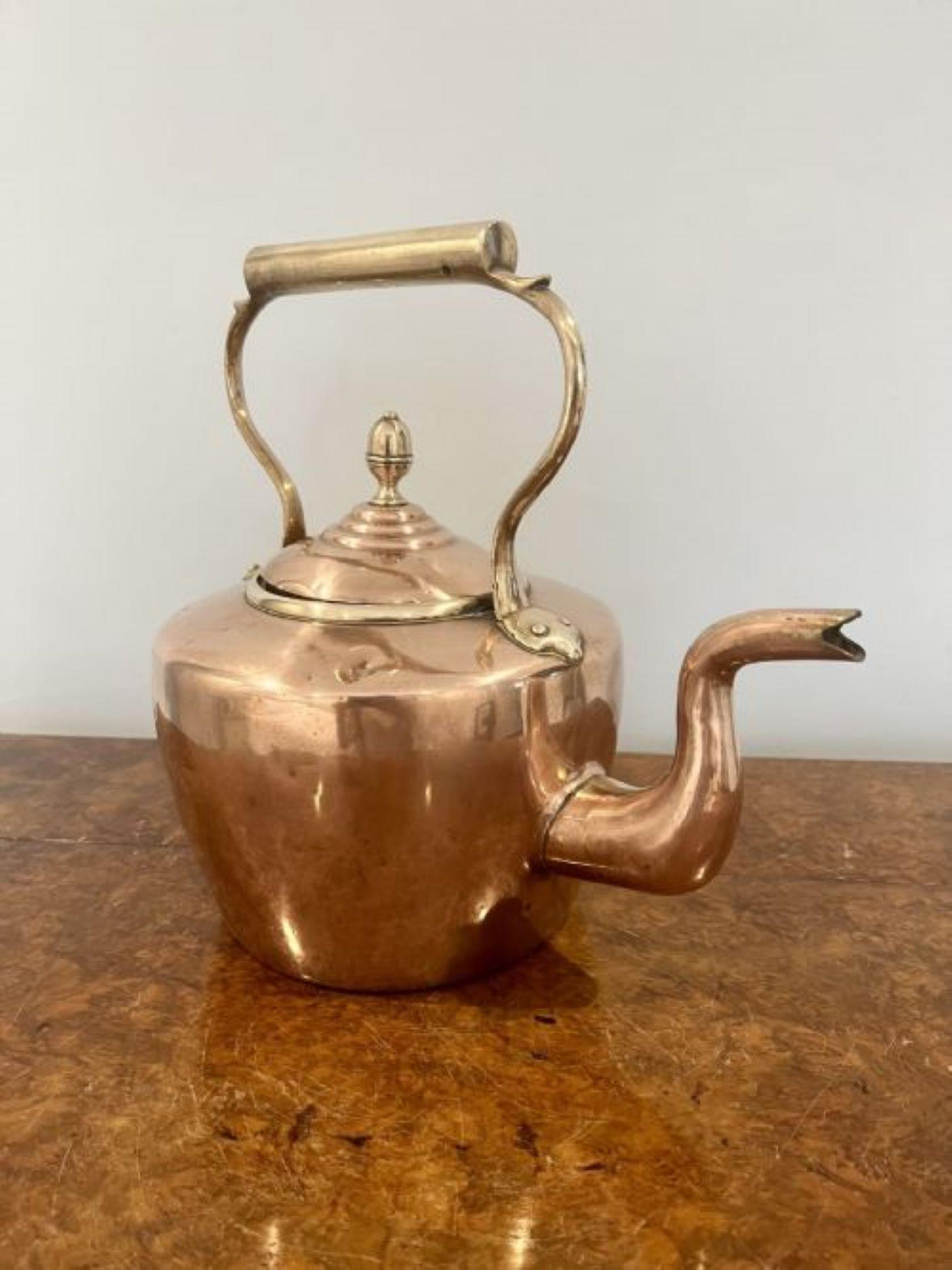 Large antique George III copper kettle  In Good Condition For Sale In Ipswich, GB