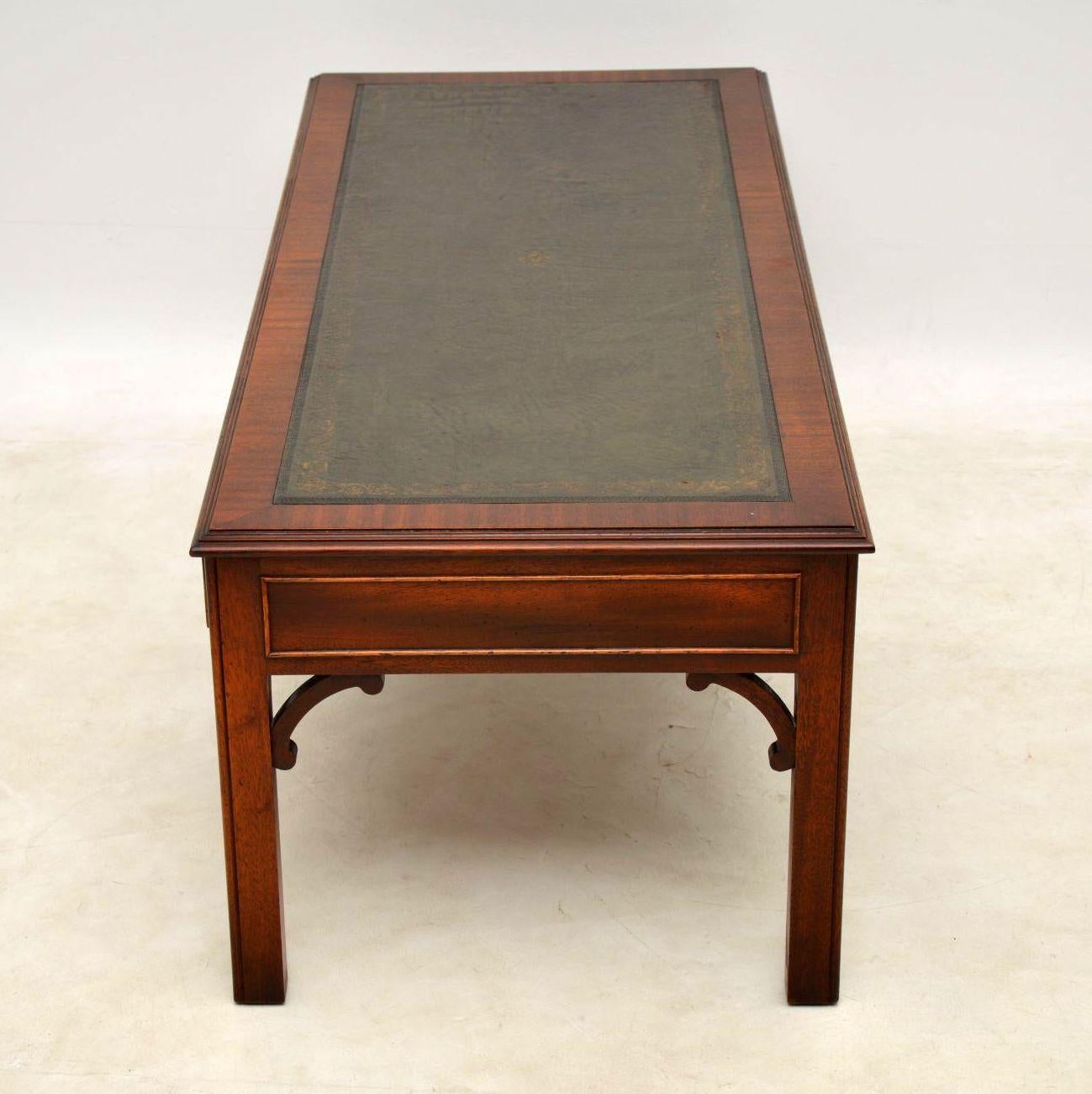 Large Antique Georgian Style Mahogany Leather Top Coffee Table In Good Condition In London, GB