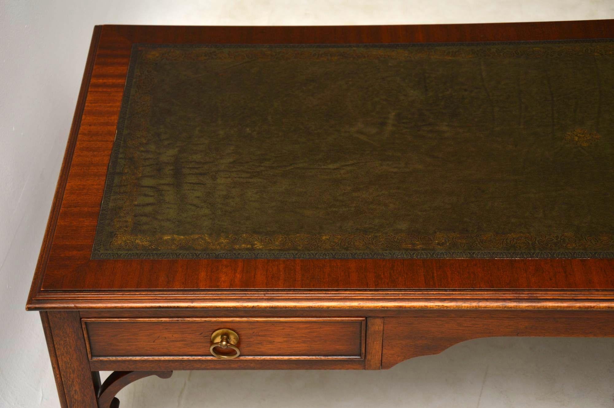 Large Antique Georgian Style Mahogany Leather Top Coffee Table 2