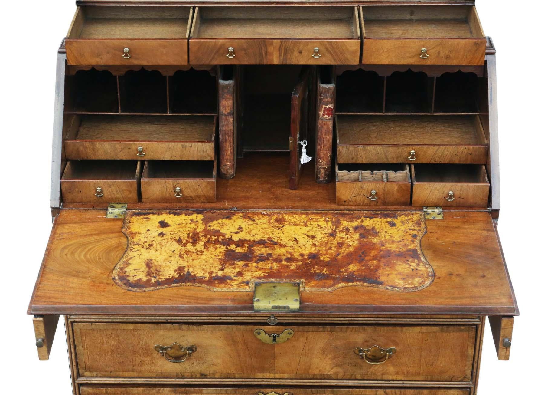 Großer antiker georgianischer Bureau-Bücherregal aus Nussbaumholz, 18. Jahrhundert, Vitrinenschrank (18. Jahrhundert und früher) im Angebot