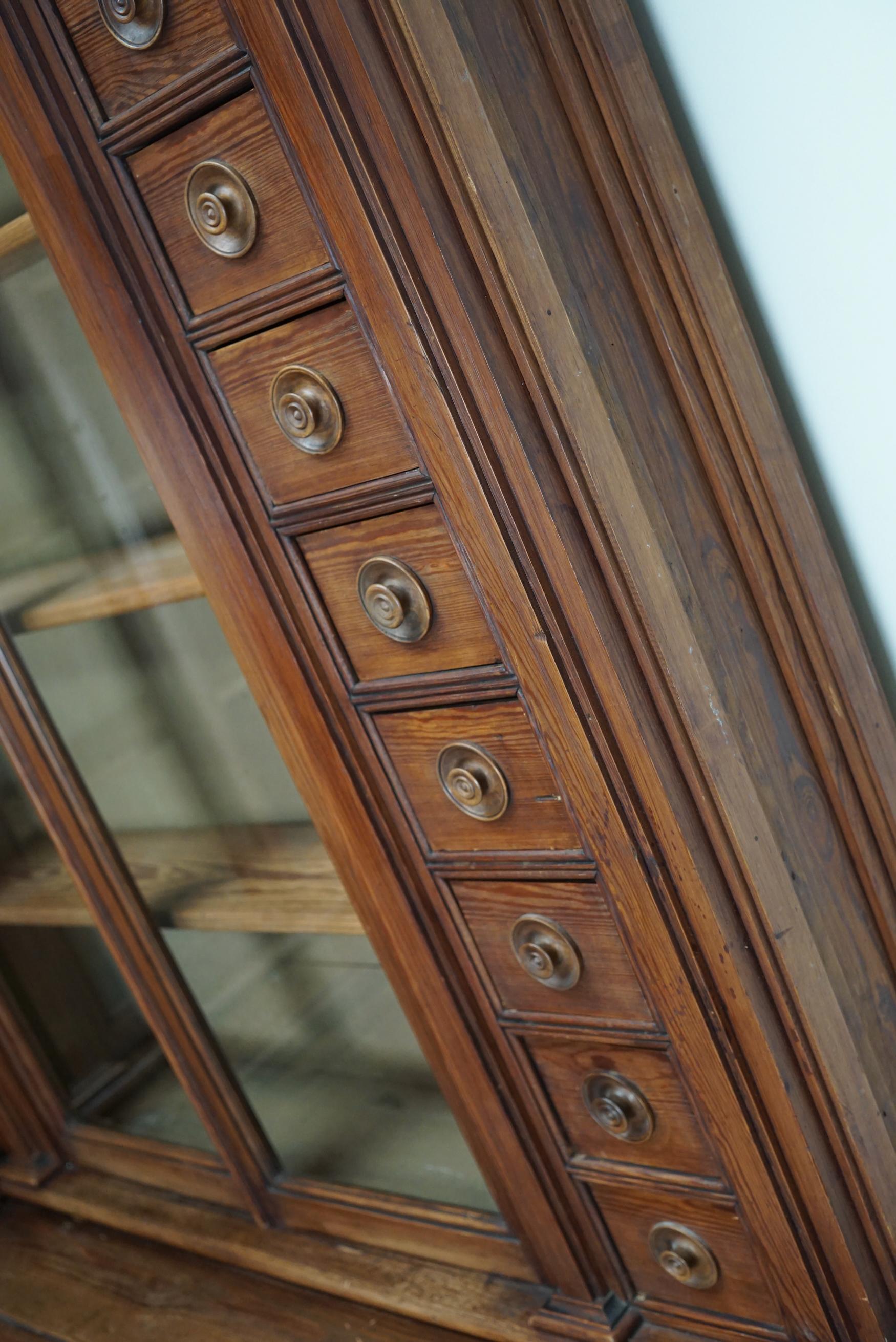 Large Antique German Pitch Pine Corner Apothecary Cabinet / Vitrine ca 1900s For Sale 12