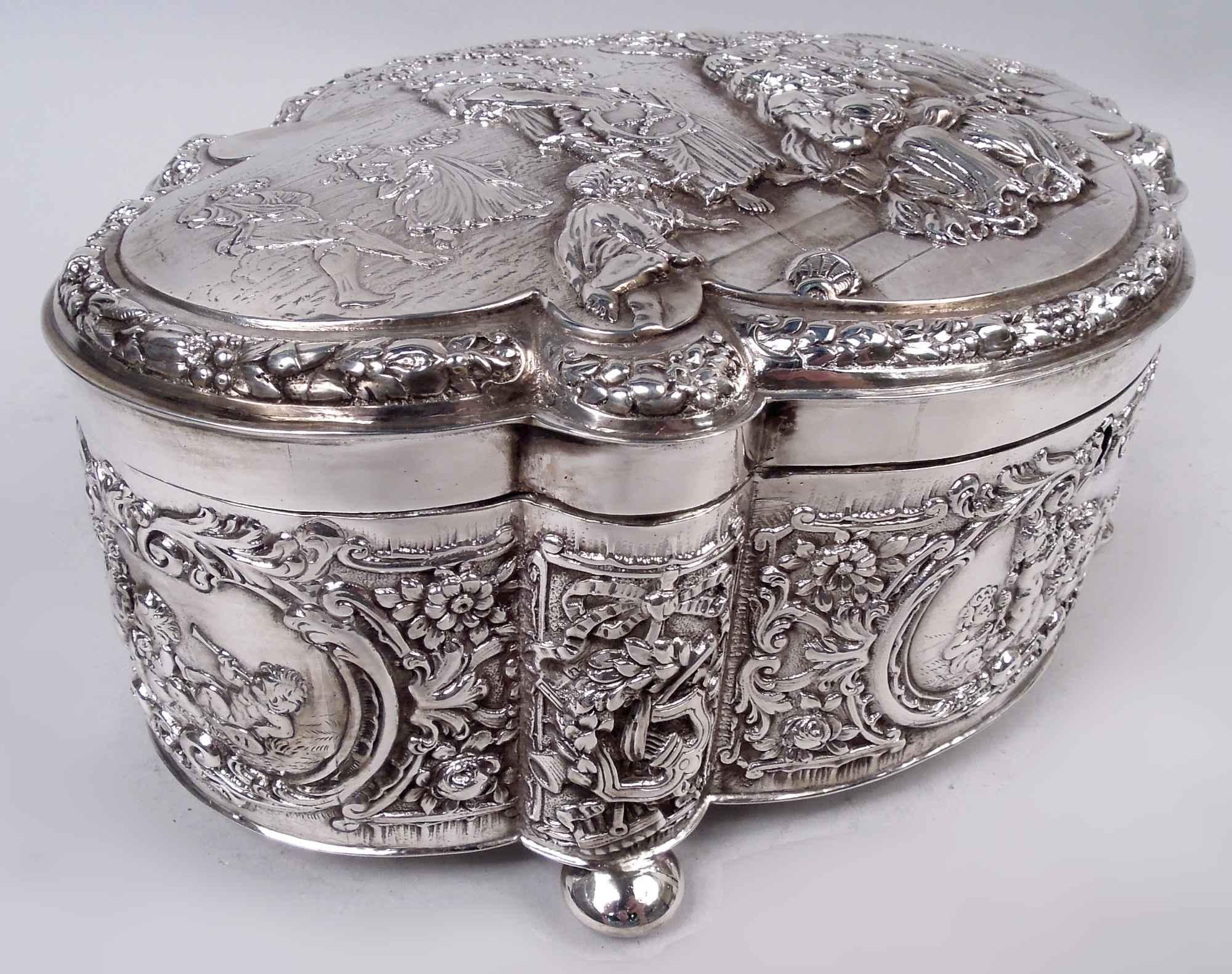 Large Antique German Rococo Classical Sterling Silver Box In Good Condition For Sale In New York, NY