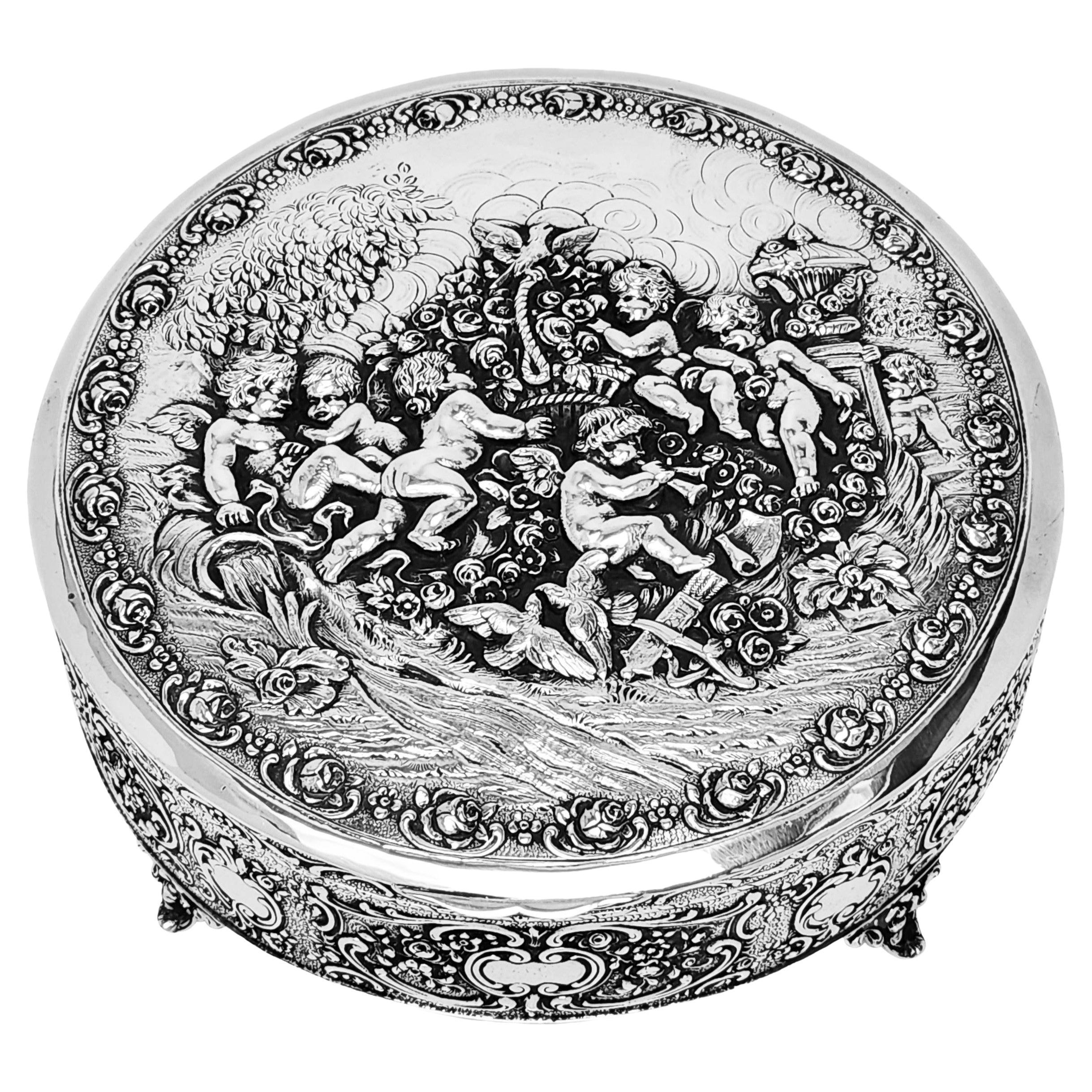 Große antike deutsche Silberschachtel mit rundem Schmuckkästchen, dekorativer Cherub, um 1910
