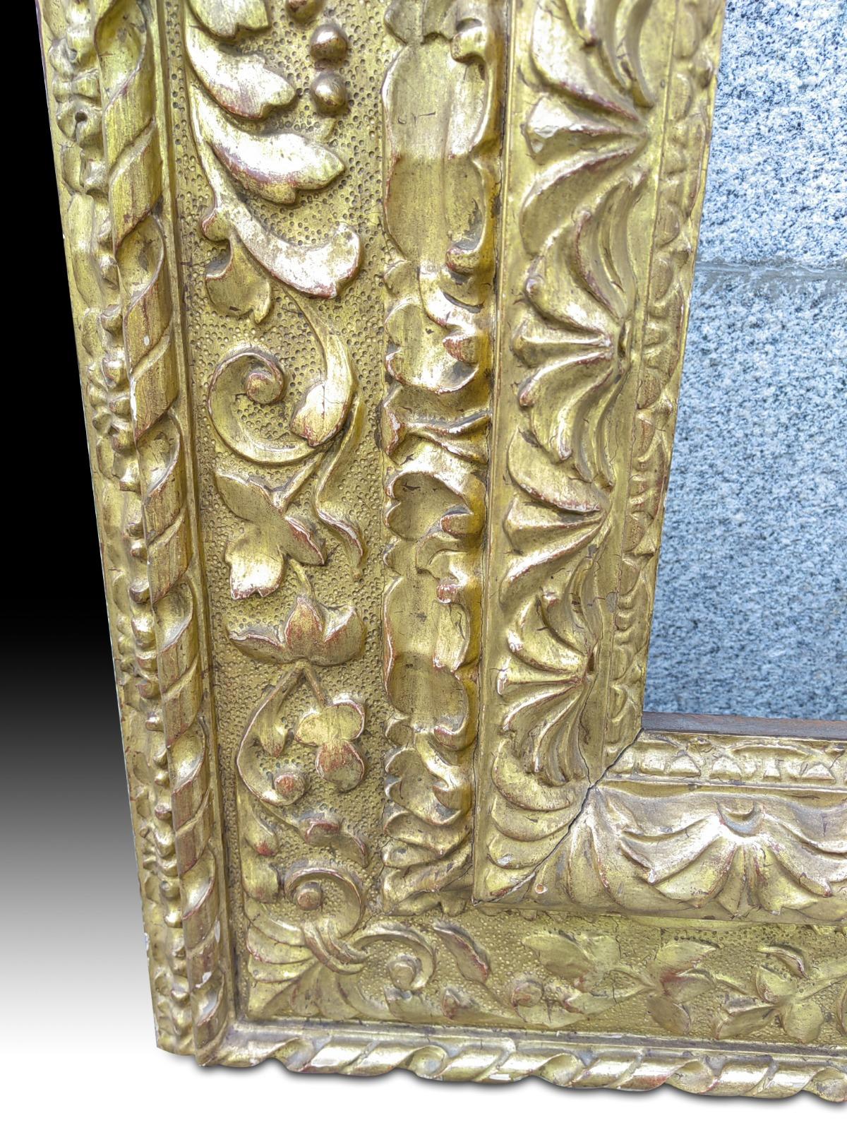Spanish Large Antique Gilded Frame Began 20th Century For Sale