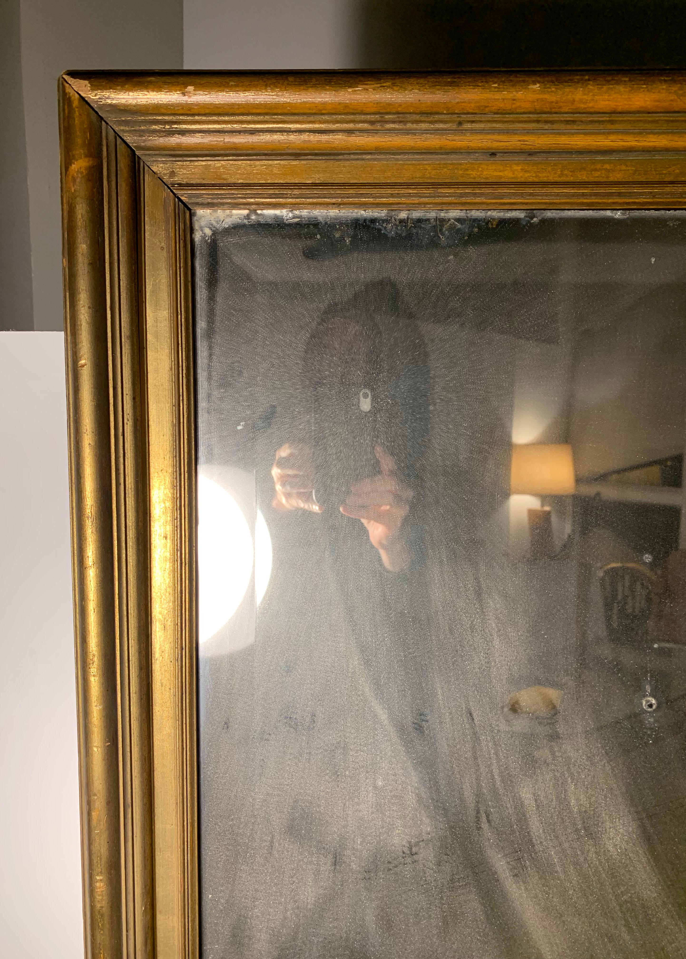 Grand cadre ou miroir antique doré État moyen - En vente à Chicago, IL