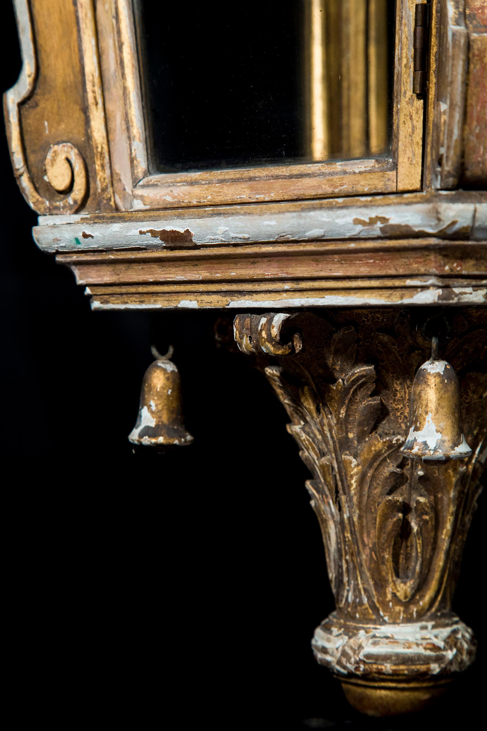 A stunning carved and gilt gesso hall lantern, in the Louis XVI neoclassical style.
France, late 19th century.

Dimensions:
Height 33.5 in / 85 cm
Width 13.75 in / 35 cm

Why we love it

Its crisp, exquisite neoclassical decoration looks absolutely
