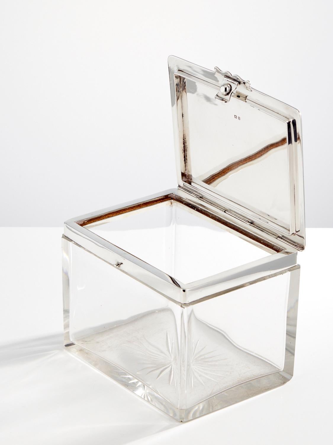 Large Antique Glass and Silver Box By Mappin & Webb, Birmingham, 1912 In Excellent Condition For Sale In London, GB