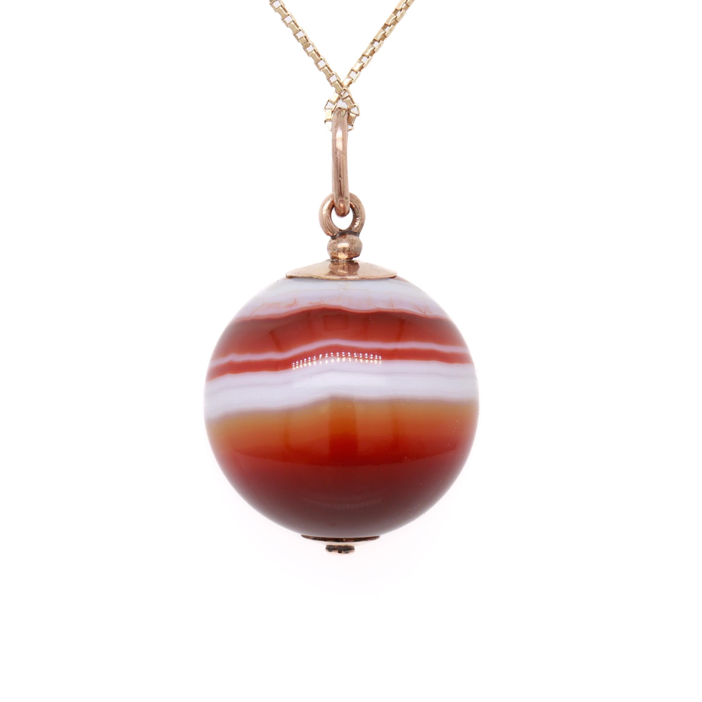 Grand pendentif sphère ou perle d'agate en or antique et baguée pour un collier Unisexe en vente