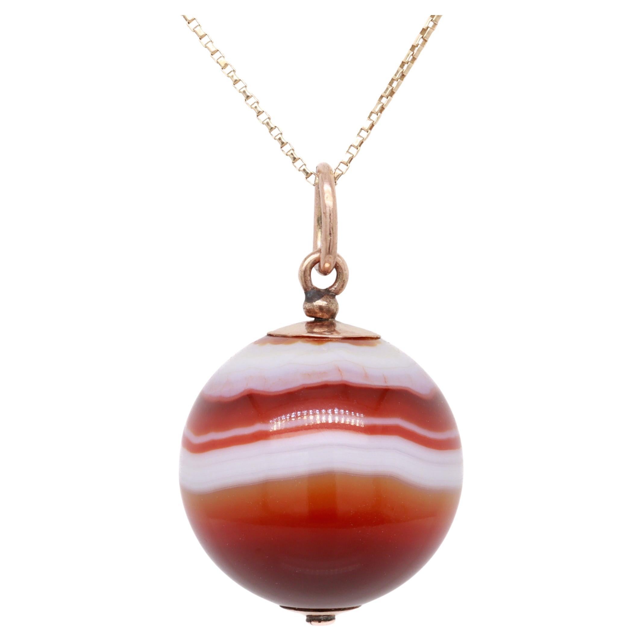 Grand pendentif sphère ou perle d'agate en or antique et baguée pour un collier en vente