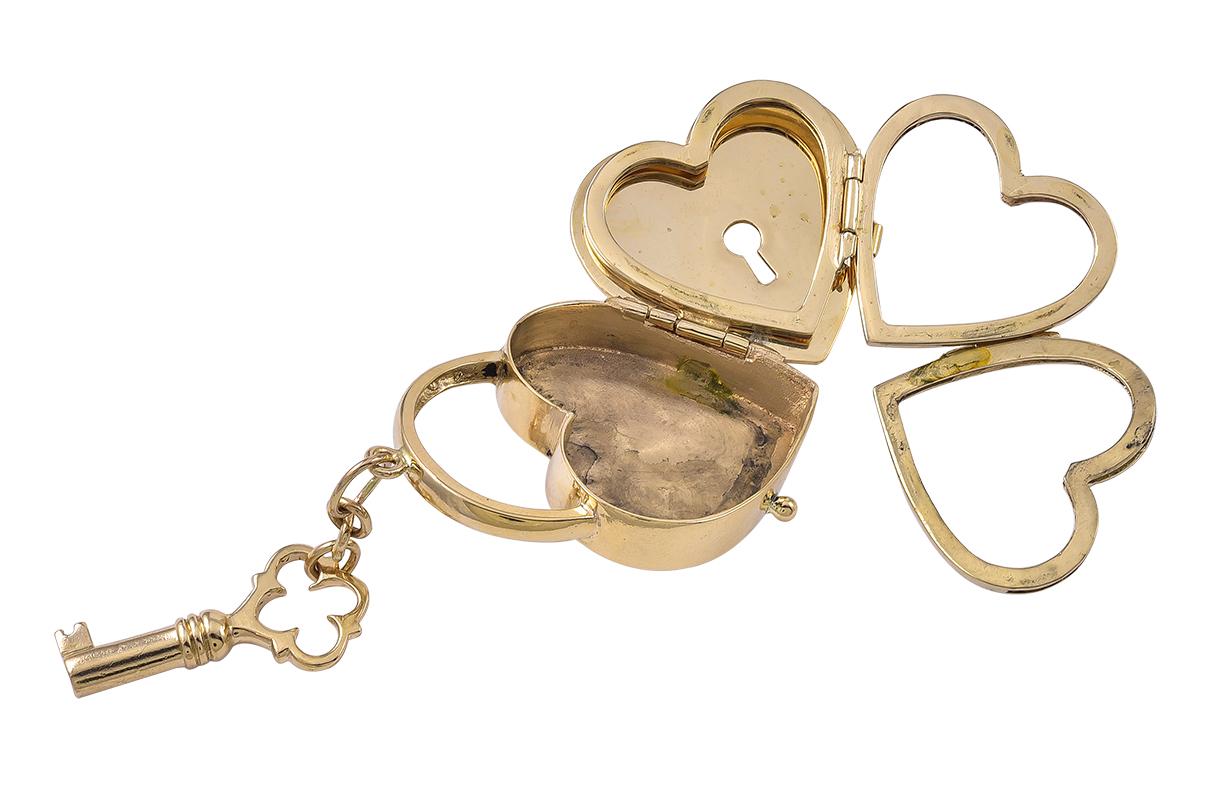 Großes antikes goldenes Schlüssel zu meinem Herz 6-Picture-Medaillon für Damen oder Herren im Angebot