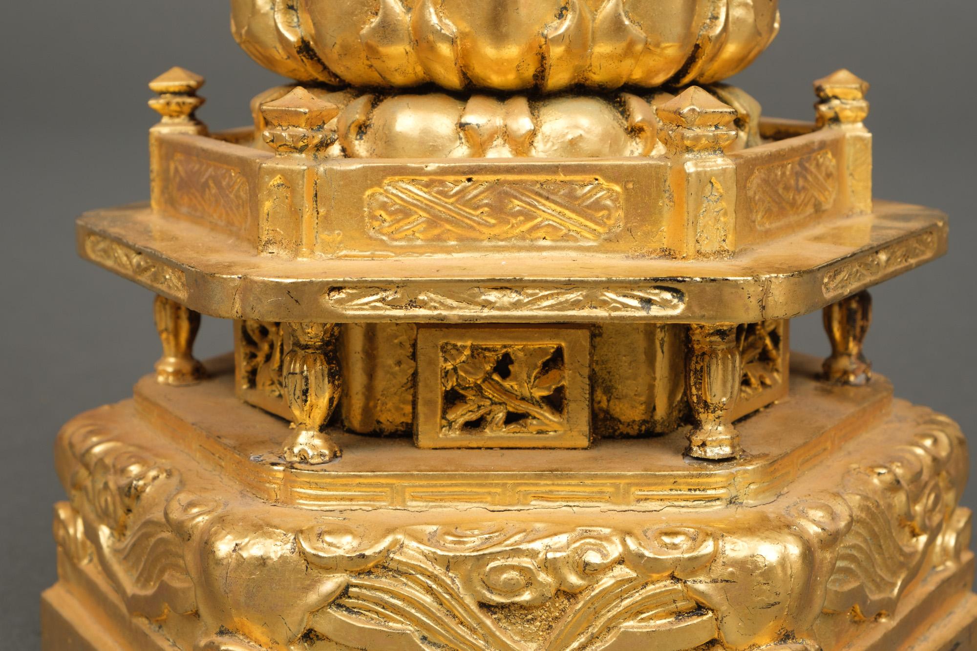 Japanese Large Gold Lacquer Bodhisattva Kannon 観音 Holding a Padma 'Lotus' 1
