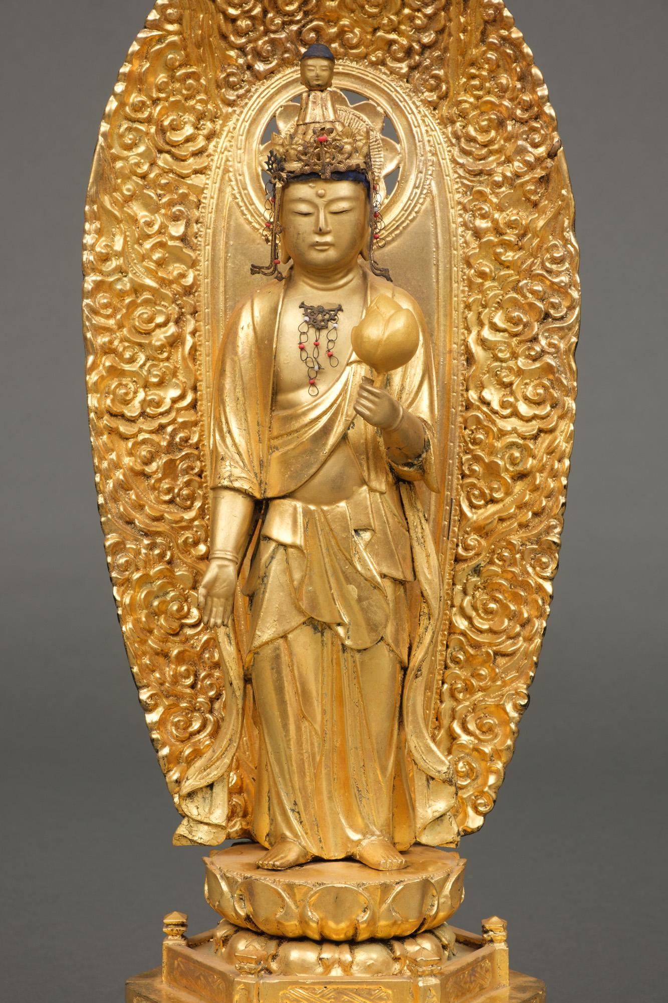 Japanese Large Gold Lacquer Bodhisattva Kannon 観音 Holding a Padma 'Lotus' 2