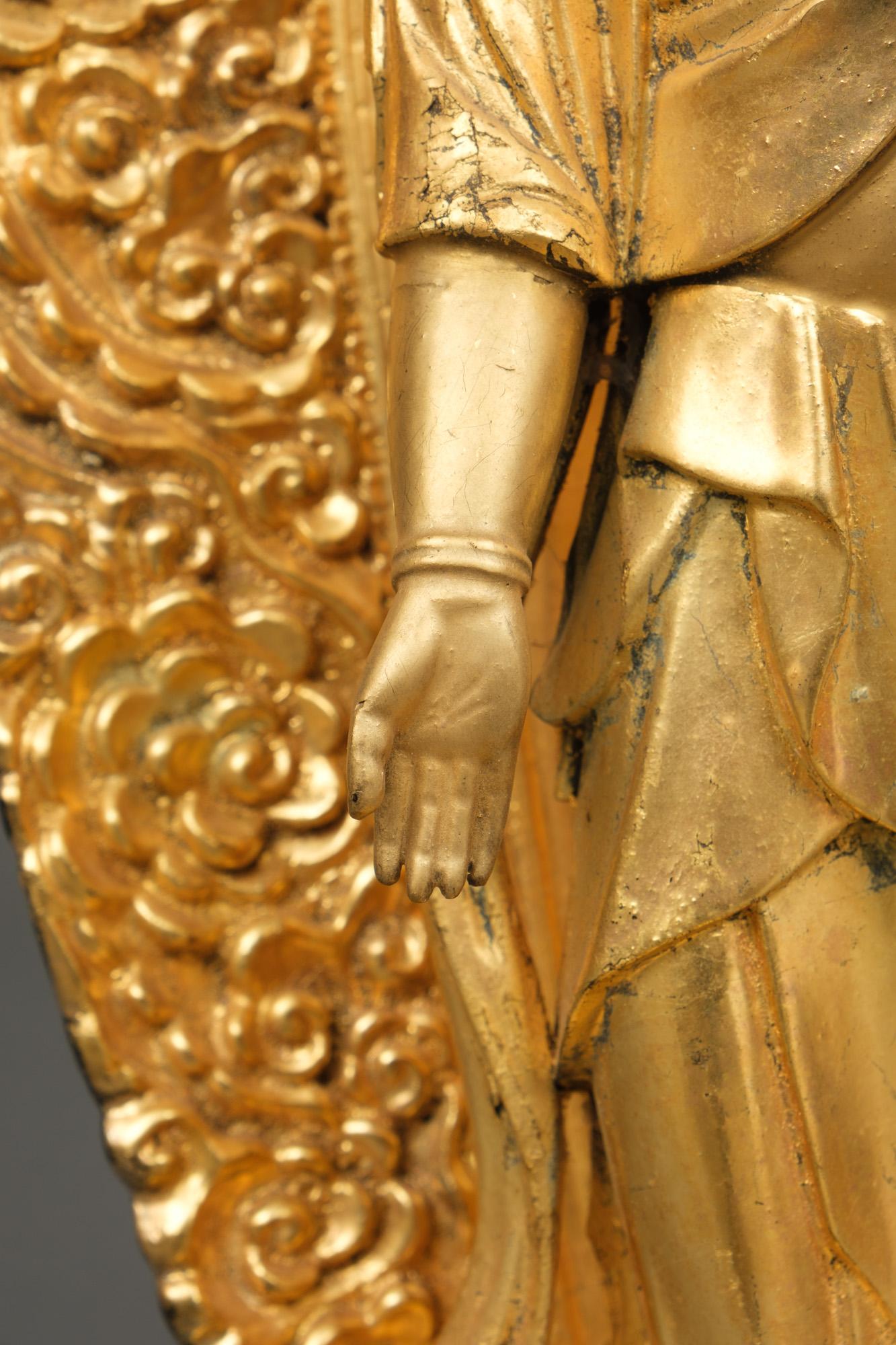 Japanese Large Gold Lacquer Bodhisattva Kannon 観音 Holding a Padma 'Lotus' 4