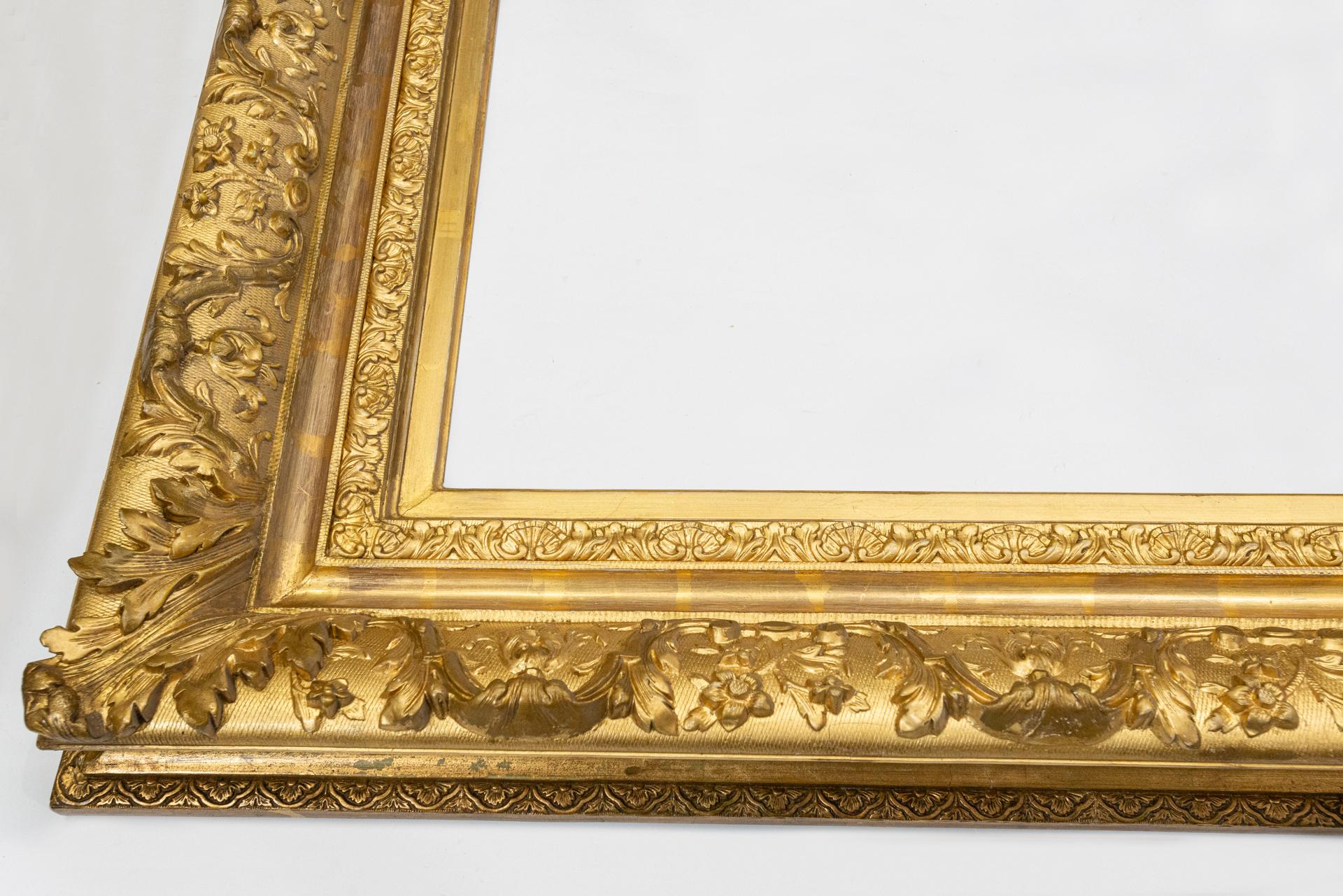 Großer antiker goldener Rahmen (French) im Angebot