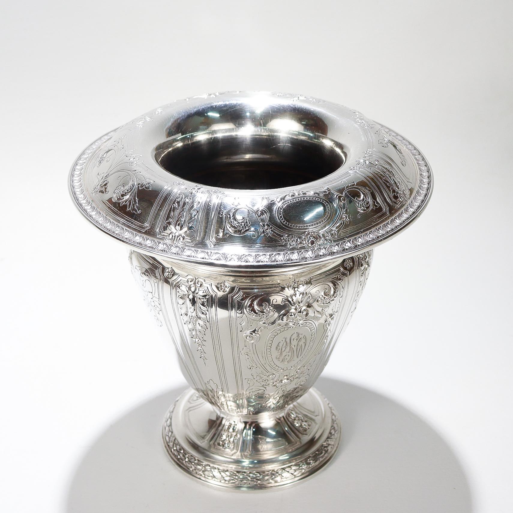 Große antike Gorham Sterlingsilber-Blumenvase mit Maintenon-Muster im Angebot 2