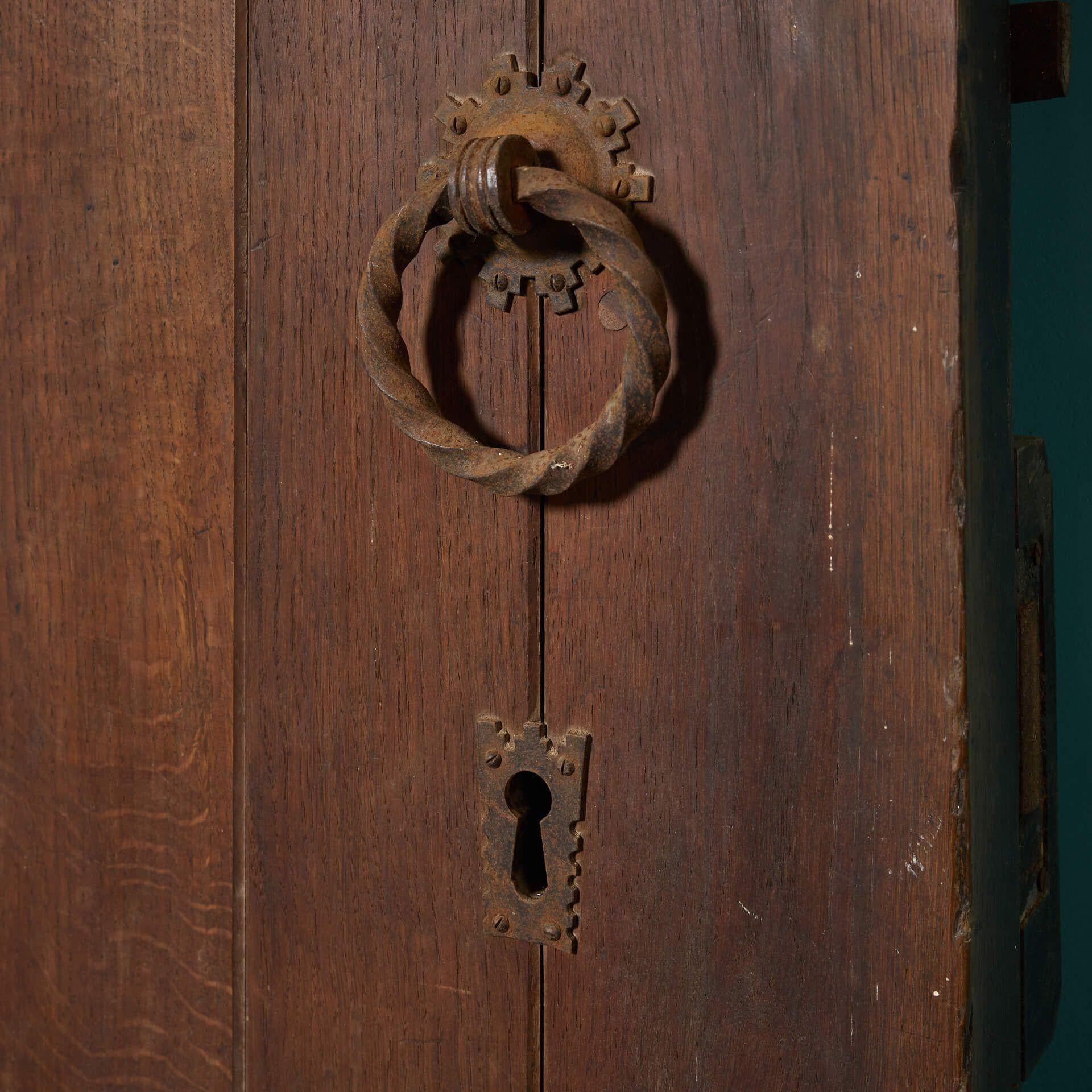Gran puerta gótica antigua arqueada de roble Inglés en venta