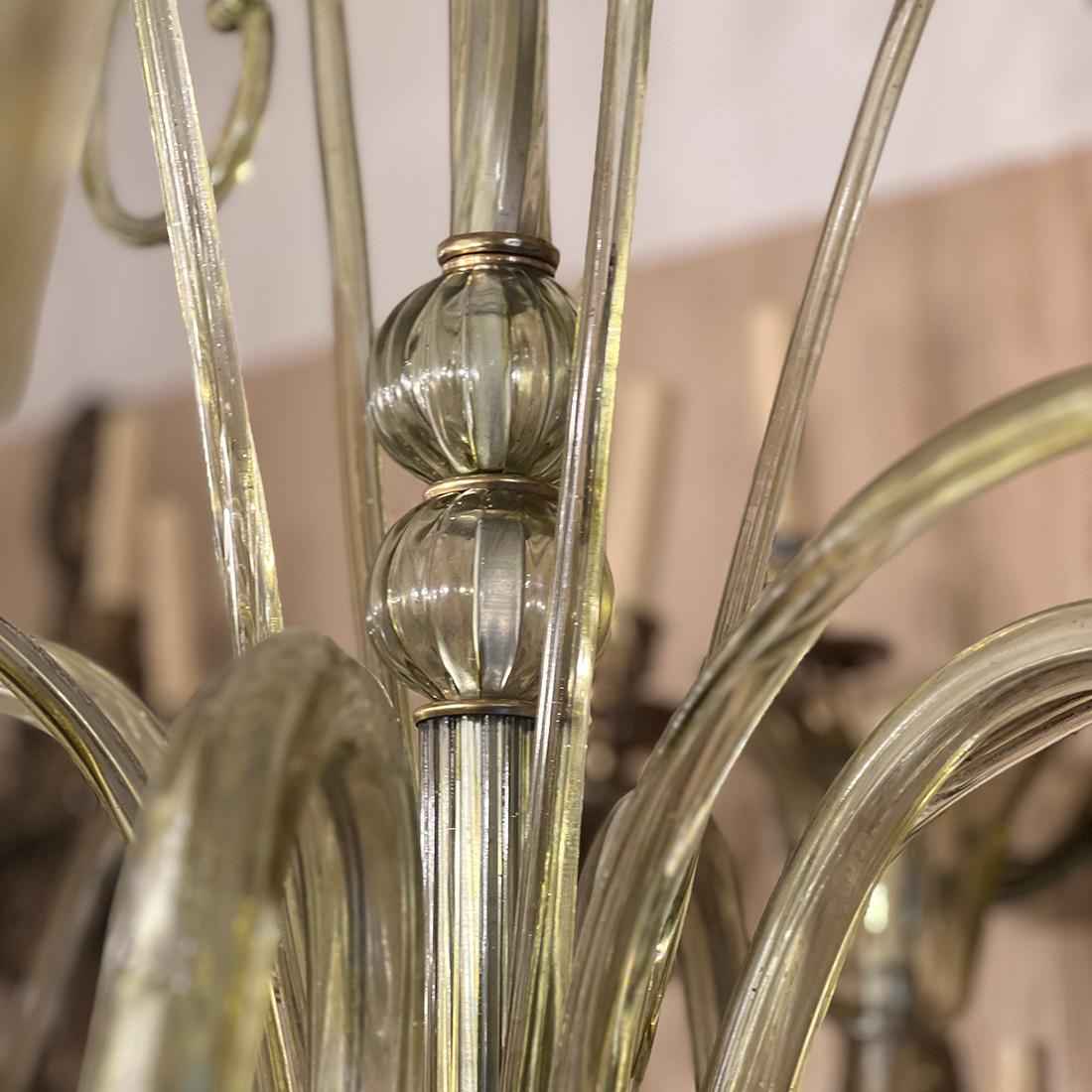 Vetro di Murano Grande lampadario di Murano verde antico in vendita