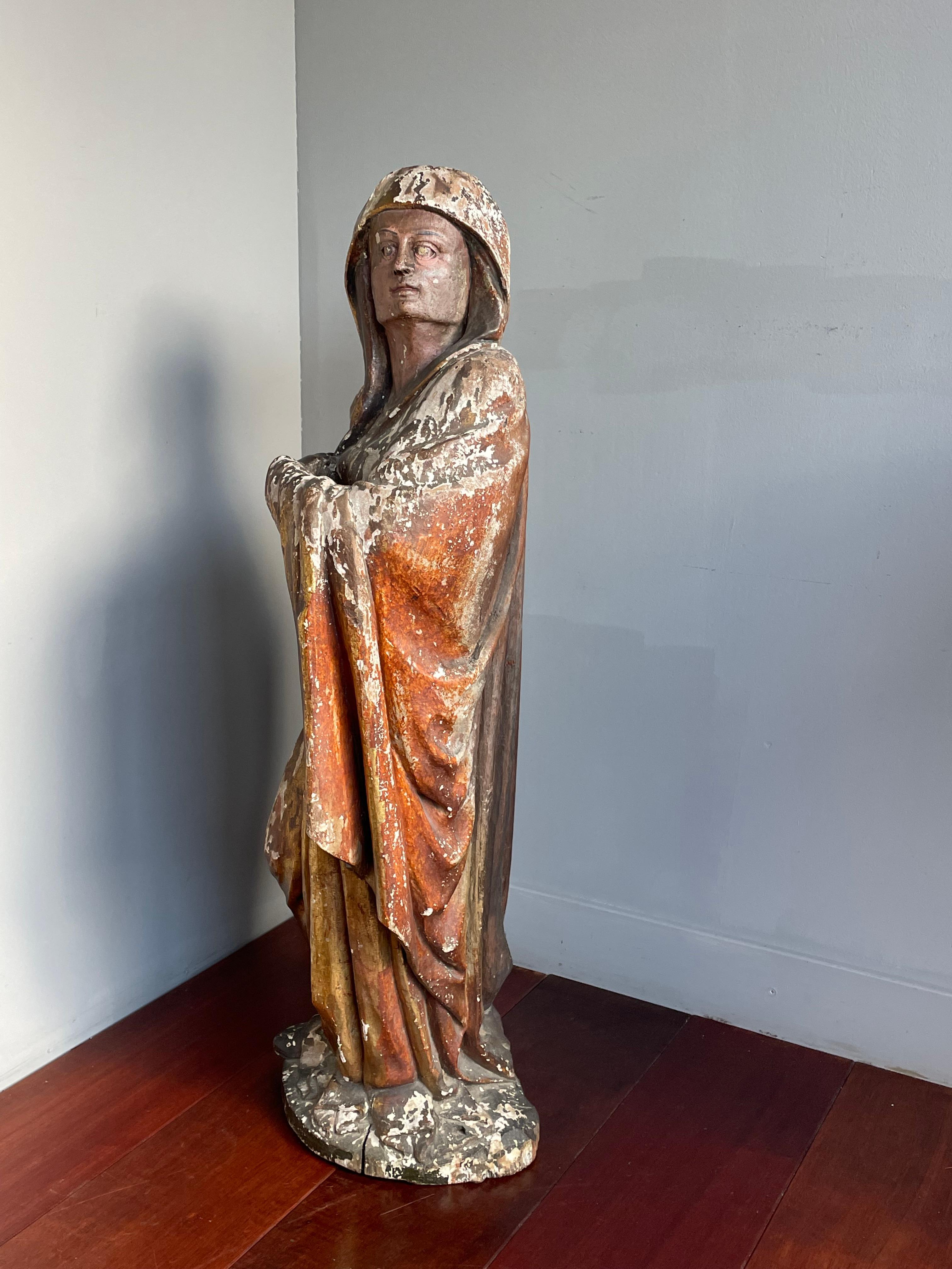 Large Antique Hand Carved Gilt Wooden Polychrome Painted Female Saint Sculpture In Good Condition In Lisse, NL