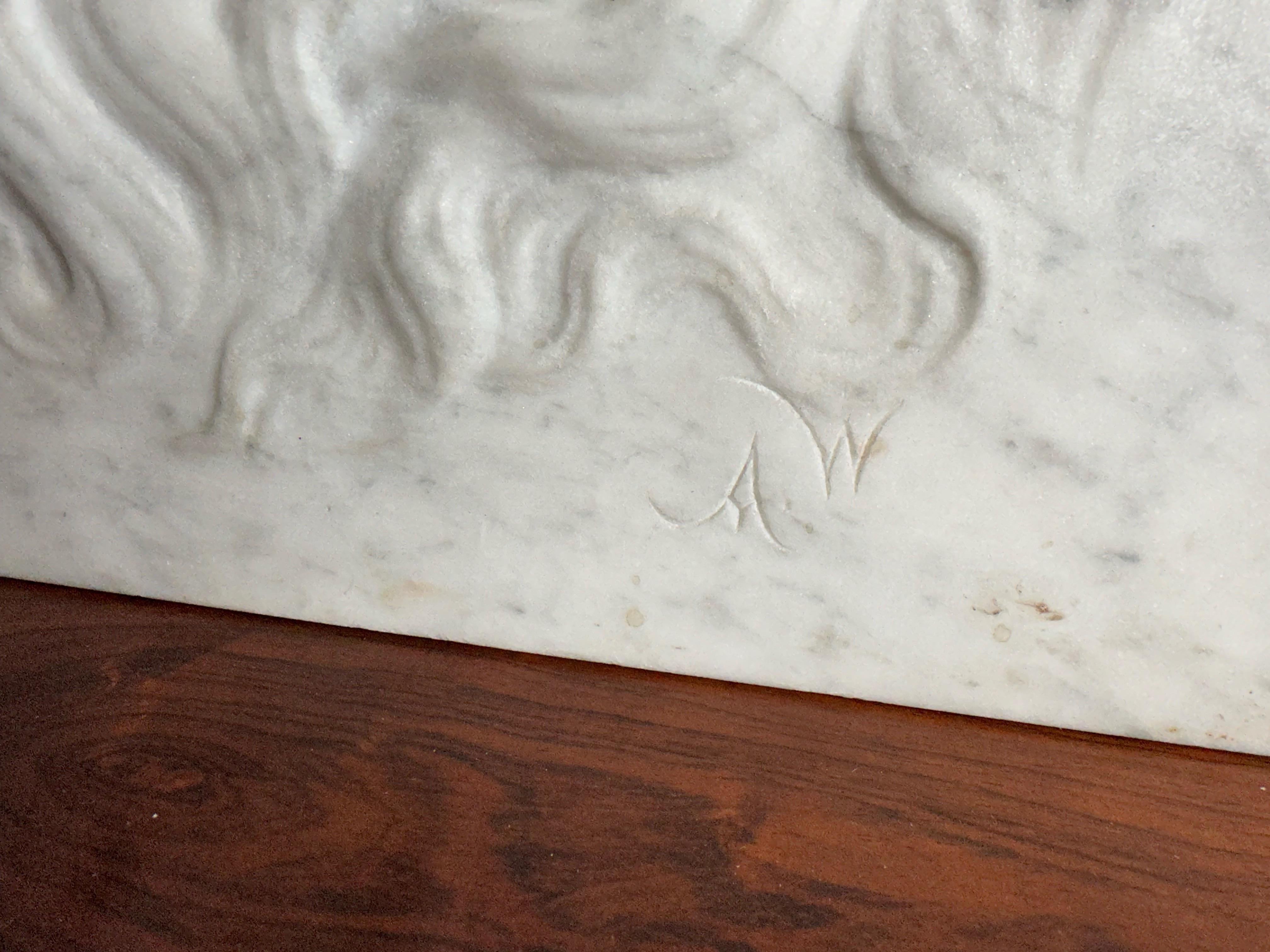 Grande plaque de marbre antique et sculptée à la main, sculpture de Jésus. Couronne d'épines en vente 1
