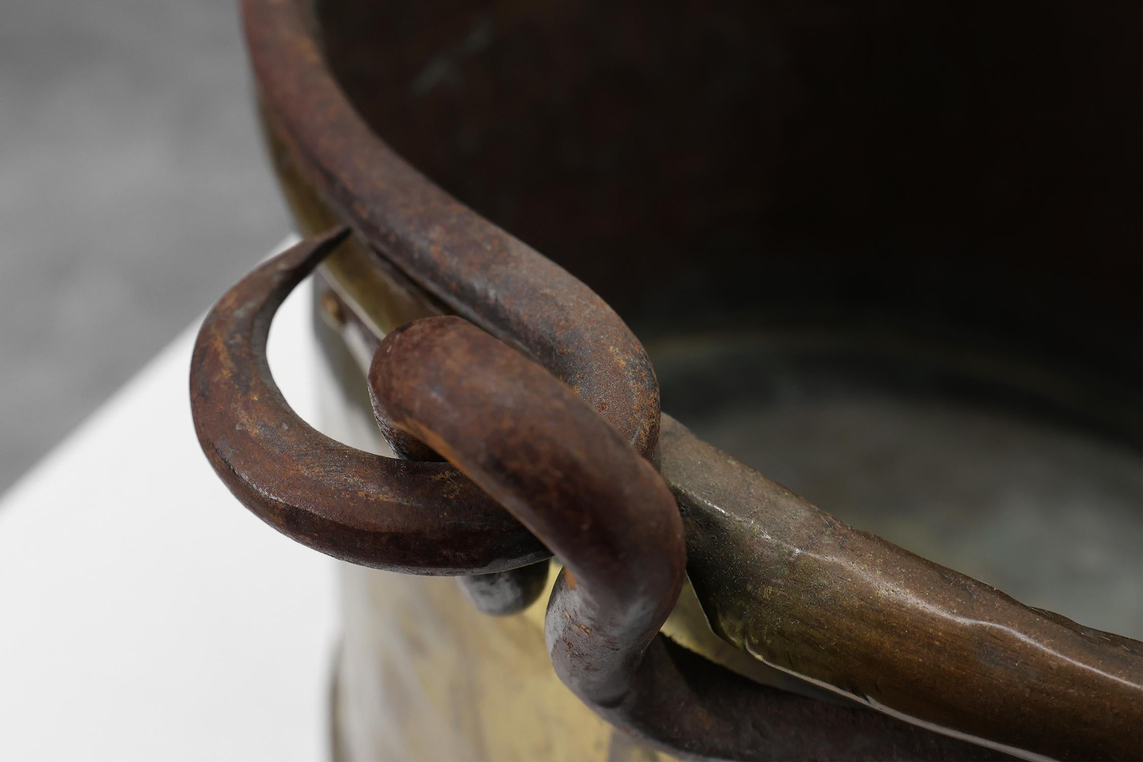 Grande bollitore antico in rame martellato a mano, Francia, XIX secolo in vendita 1