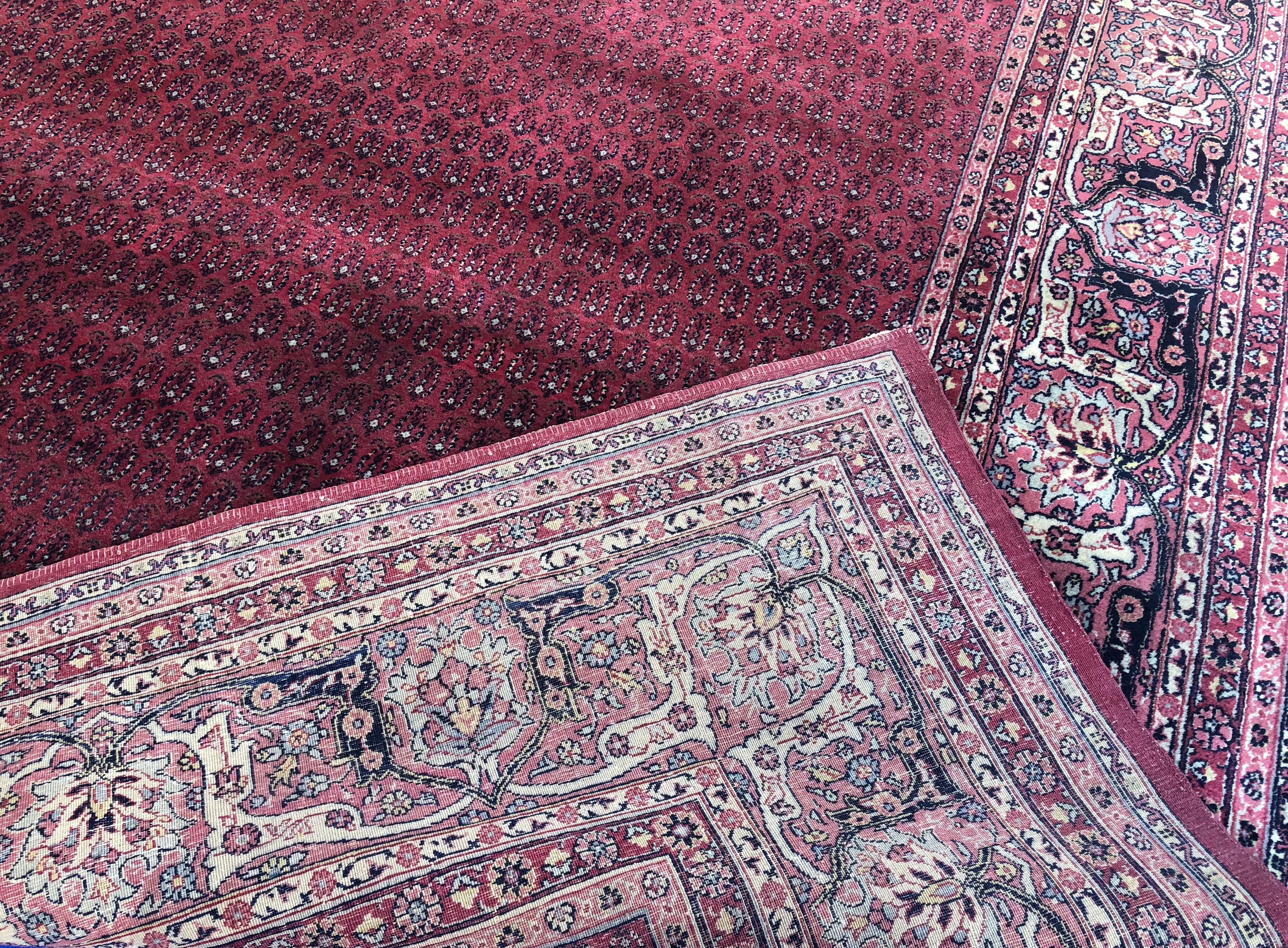 Großer antiker handgeknüpfter Senneh-Teppich aus Seide und Wolle im Zustand „Gut“ im Angebot in Miami, FL
