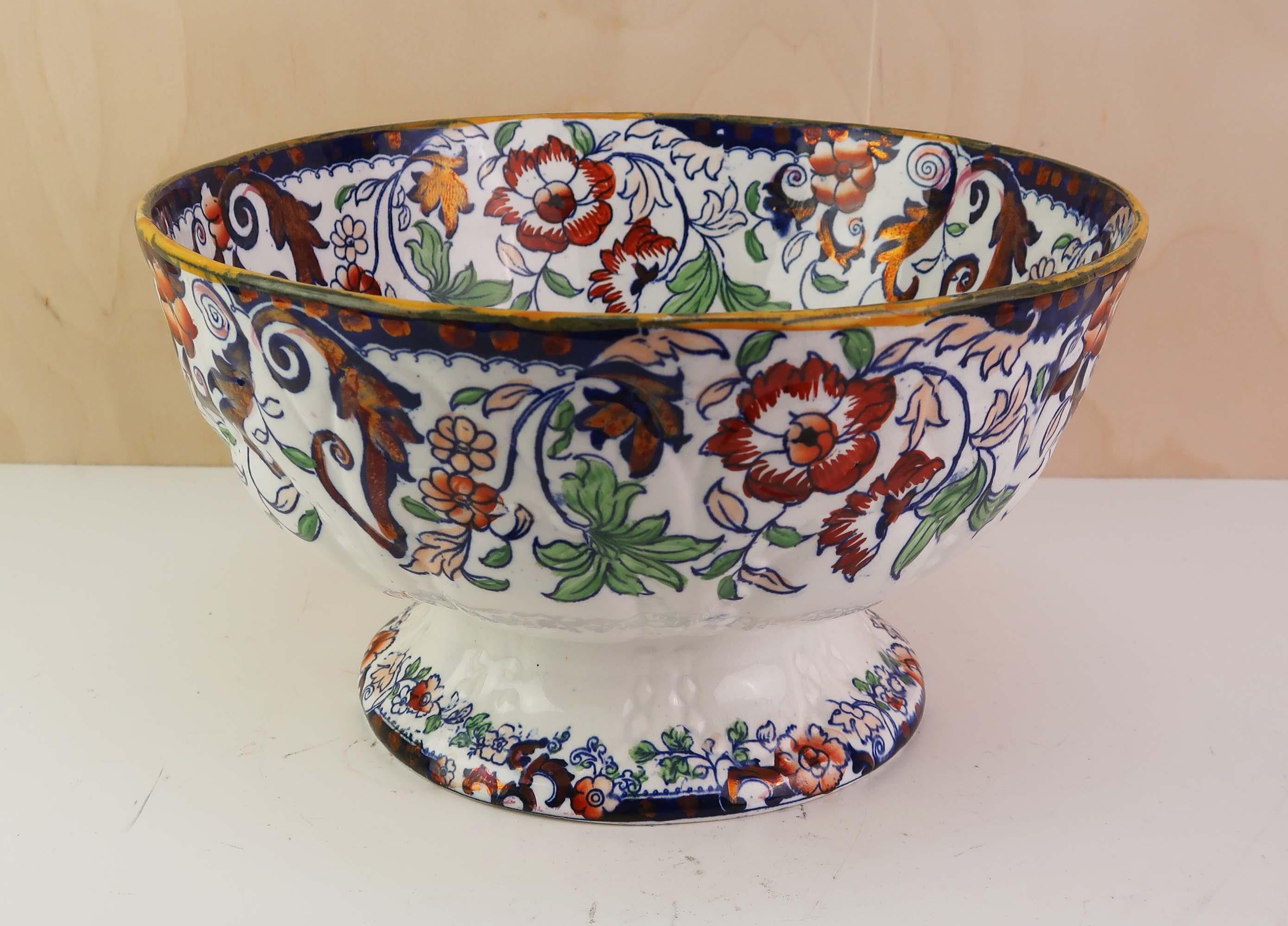 Fabuleux bol en poterie de pierre de fer

Décoration peinte à la main

Motif d'inspiration Imari 