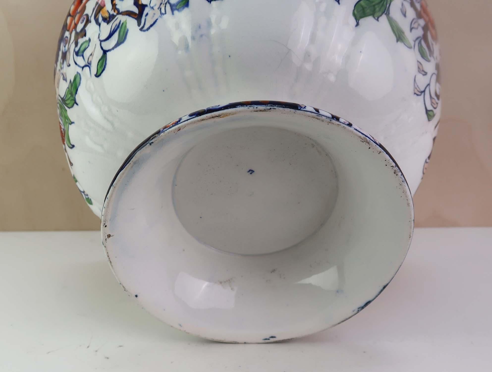 XIXe siècle Grand bol ancien en poterie de pierre de fer peinte à la main. A.C.C. C.1860 en vente