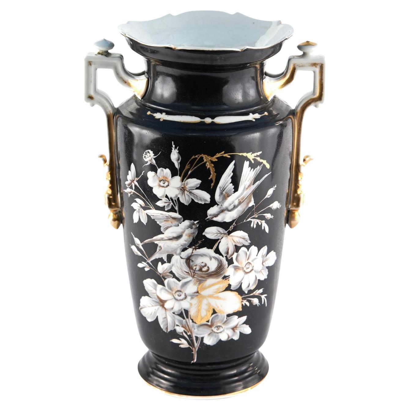 Grand vase ancien en verre opaque peint à la main