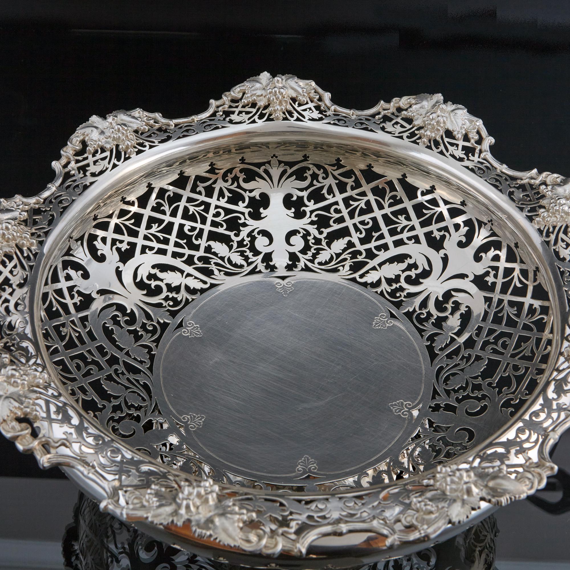 Large Antique Hand-Pierced Silver Basket In Good Condition In London, GB