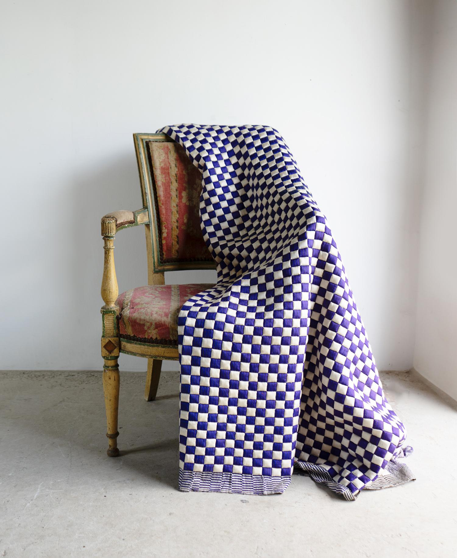 Grande courtepointe ancienne cousue à la main, design en damier, début du 20ème siècle en vente 4