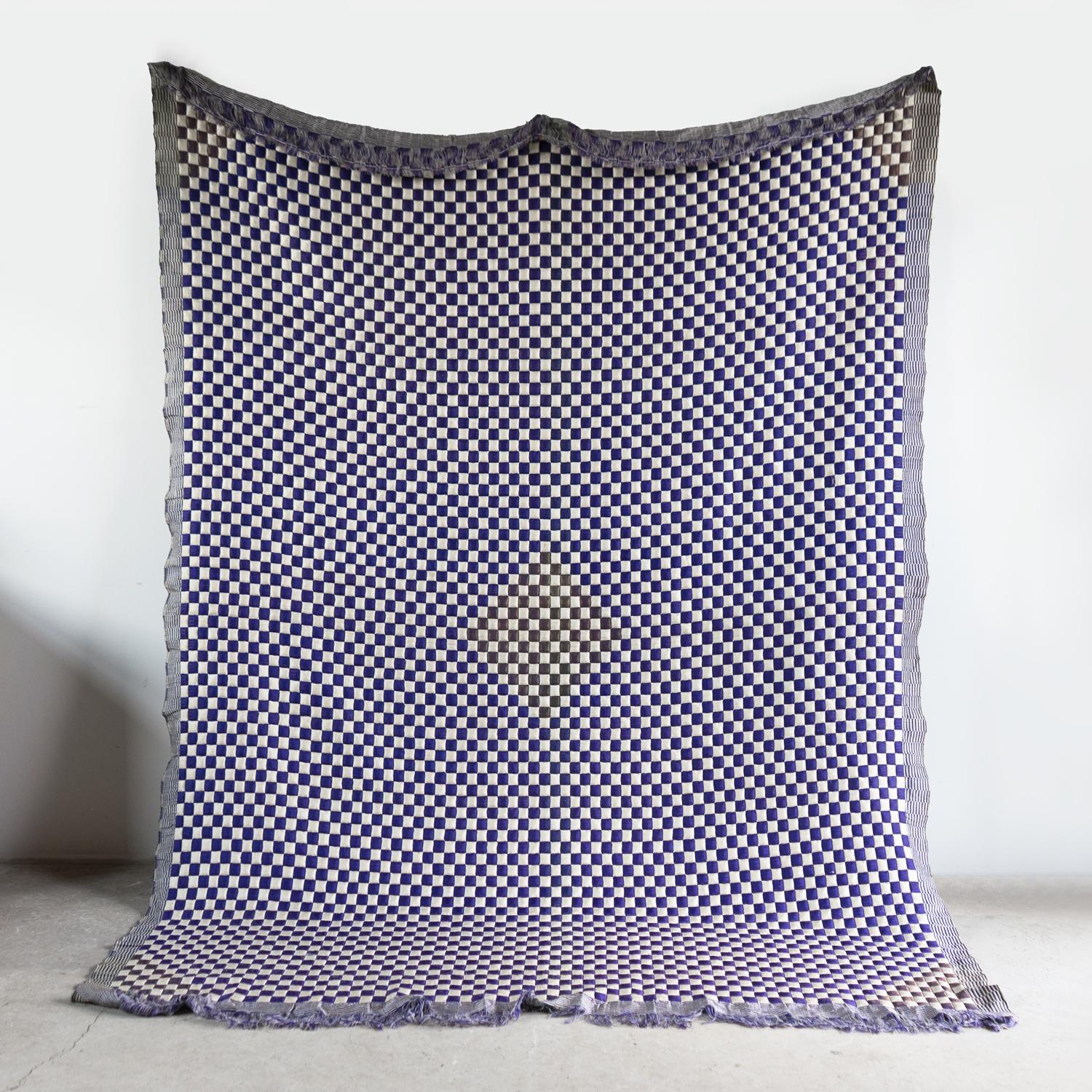Grande courtepointe ancienne cousue à la main, design en damier, début du 20ème siècle en vente 2