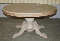 LARGE ANTiQUE HARDWOOD LIMED ROUND DINING TABLE SEATS UPTO SIX PEOPLE WELL